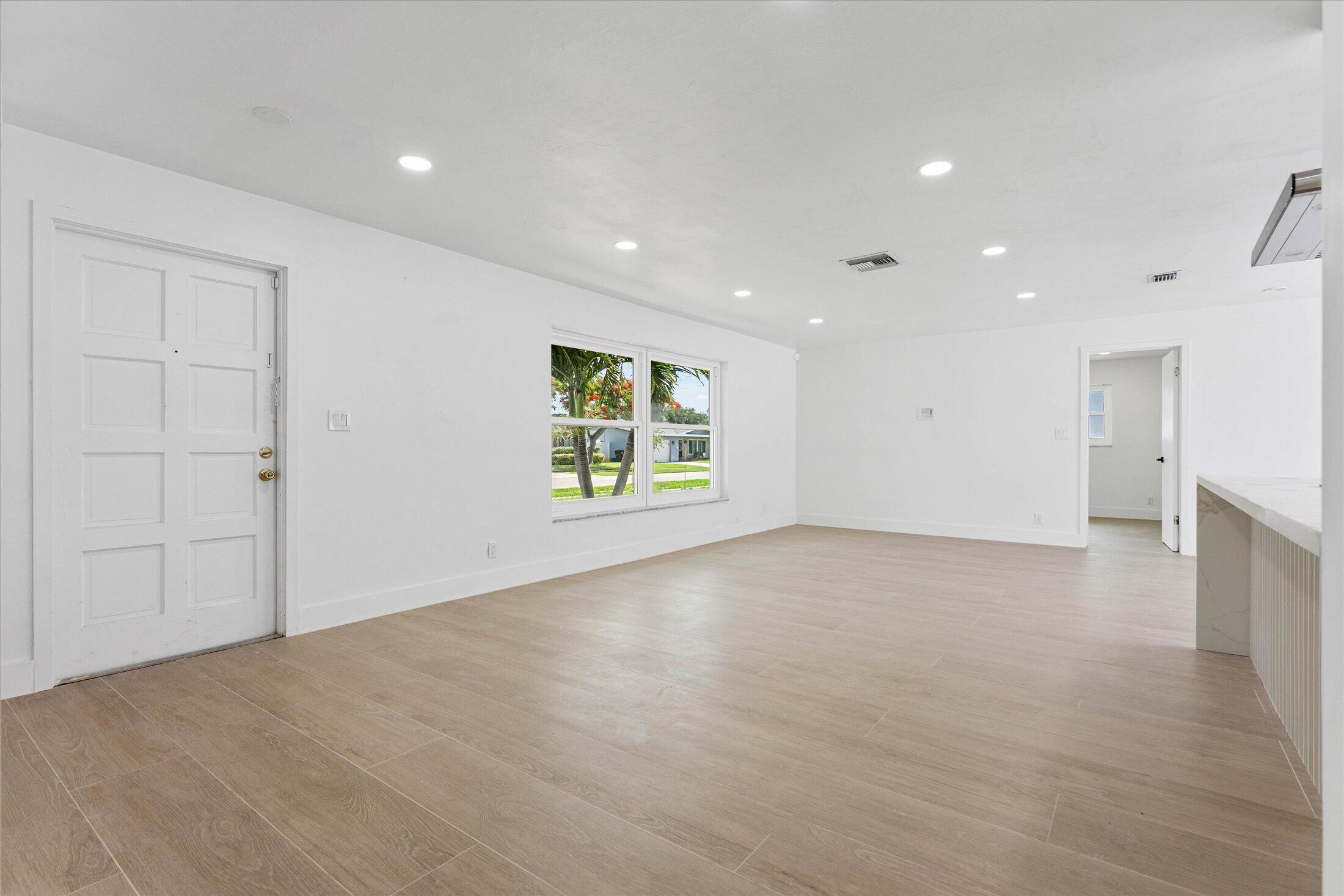 COUNTRY CLUB VILLAGE SEC C - Residential Lease