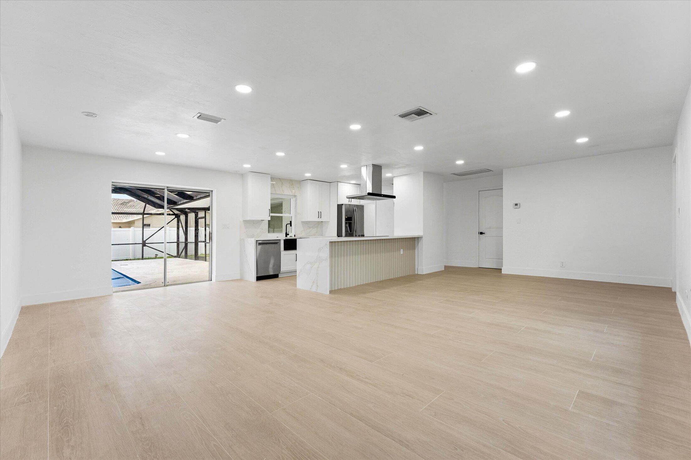 COUNTRY CLUB VILLAGE SEC C - Residential Lease