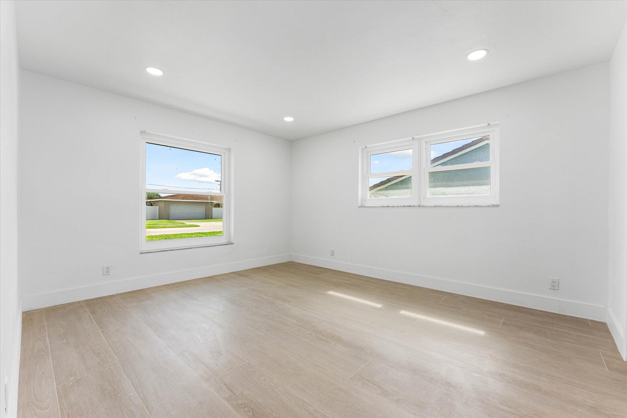 COUNTRY CLUB VILLAGE SEC C - Residential Lease