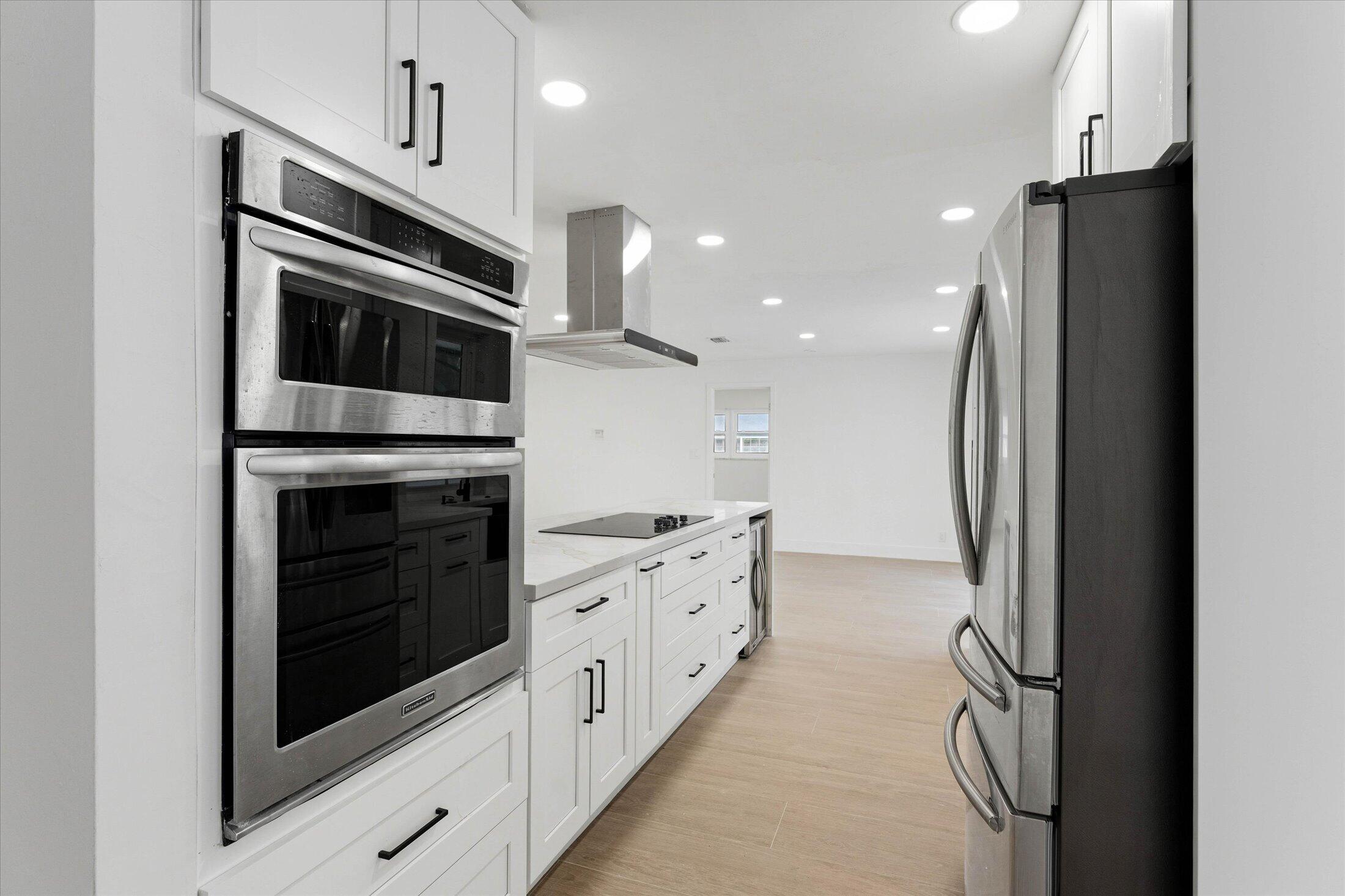 COUNTRY CLUB VILLAGE SEC C - Residential Lease