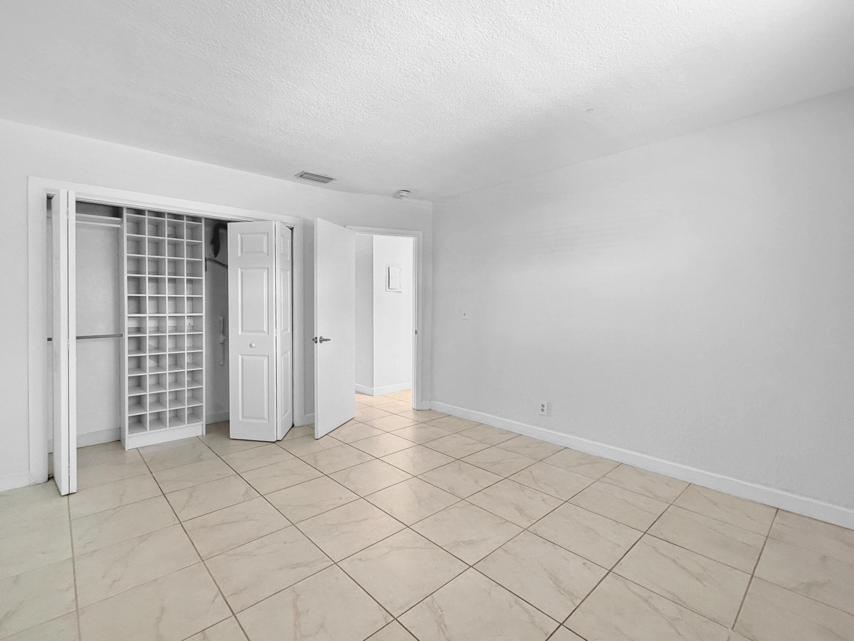 WILTON VILLAGE CONDO - Residential