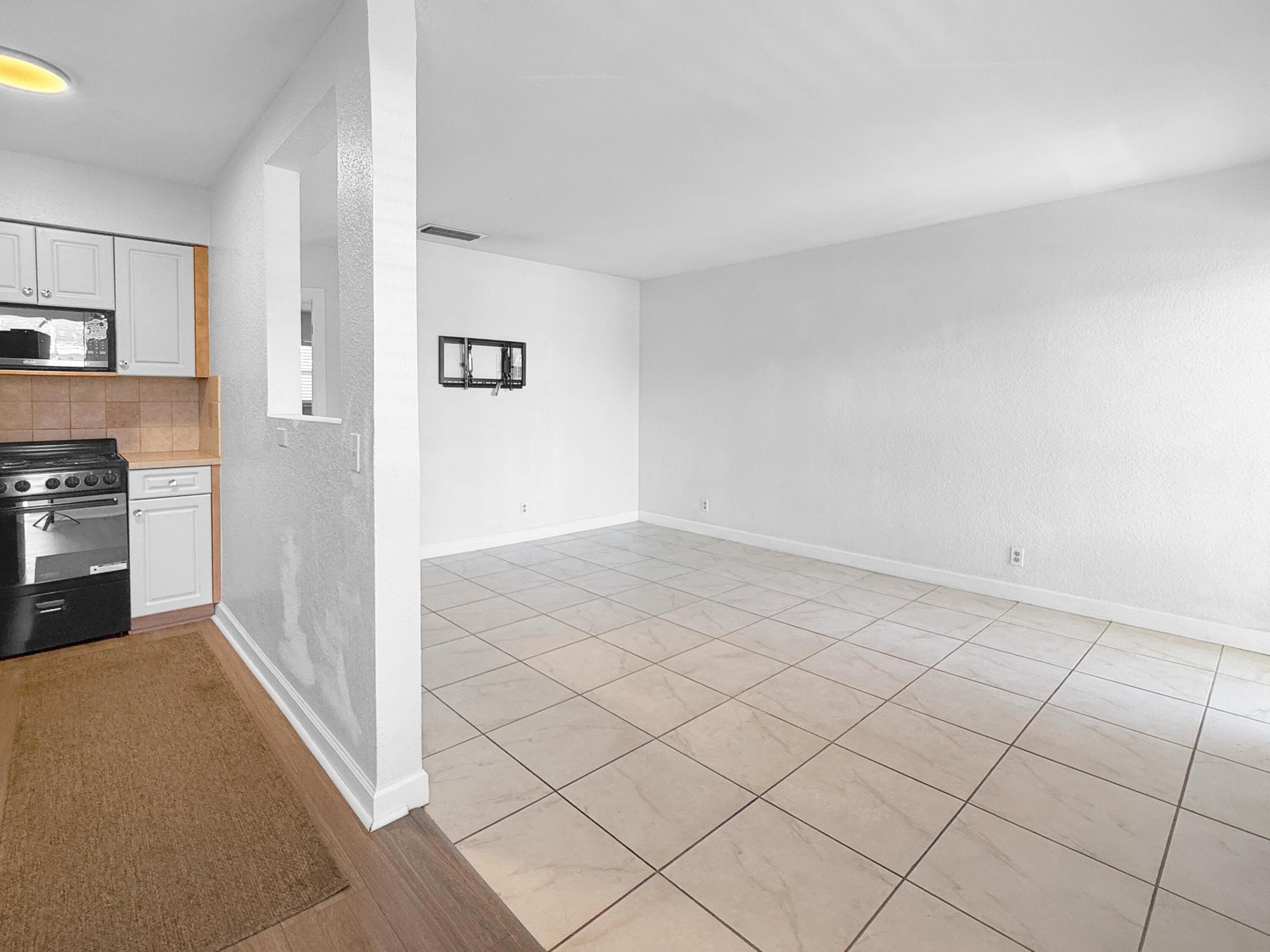 WILTON VILLAGE CONDO - Residential
