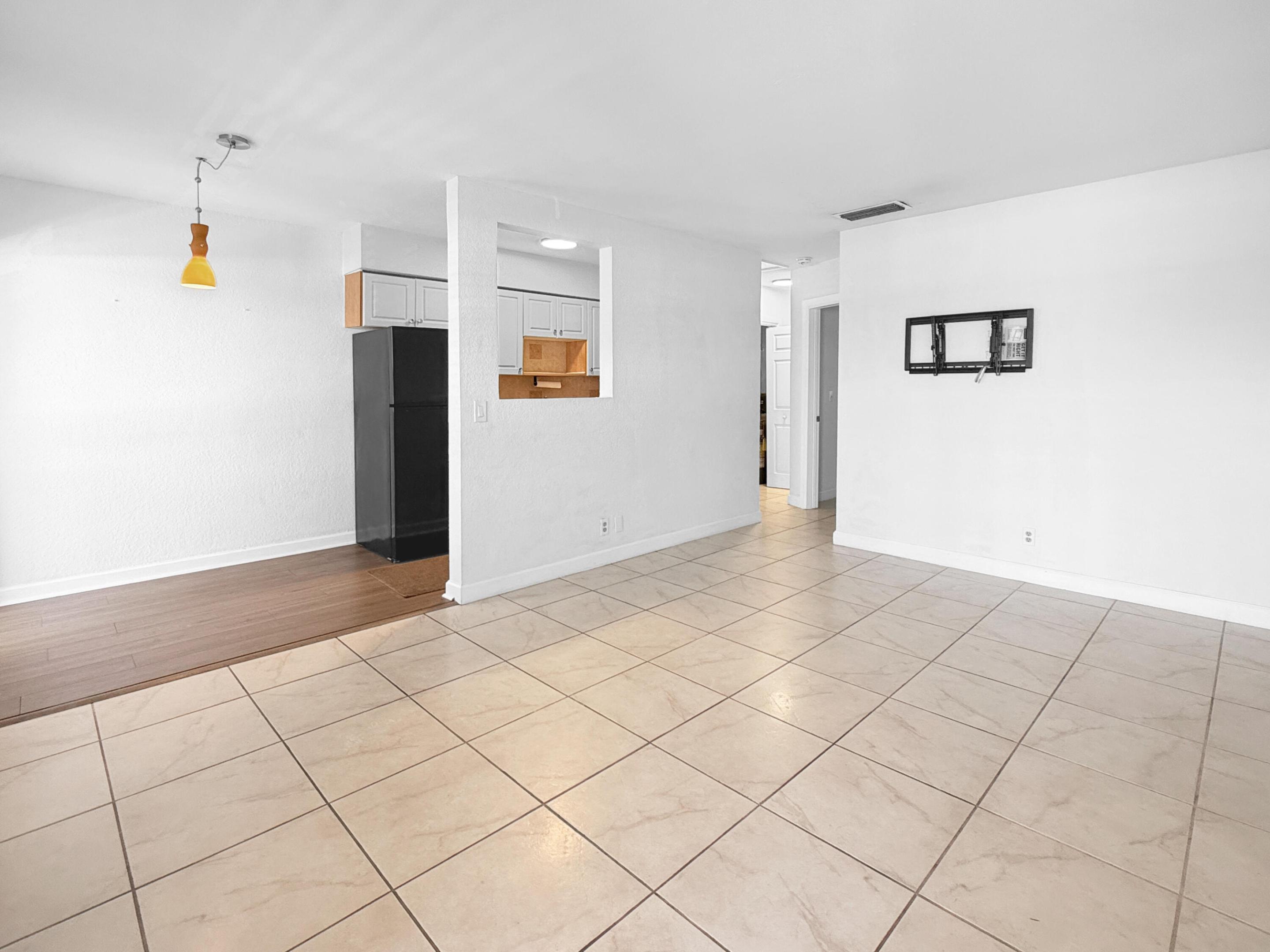 WILTON VILLAGE CONDO - Residential