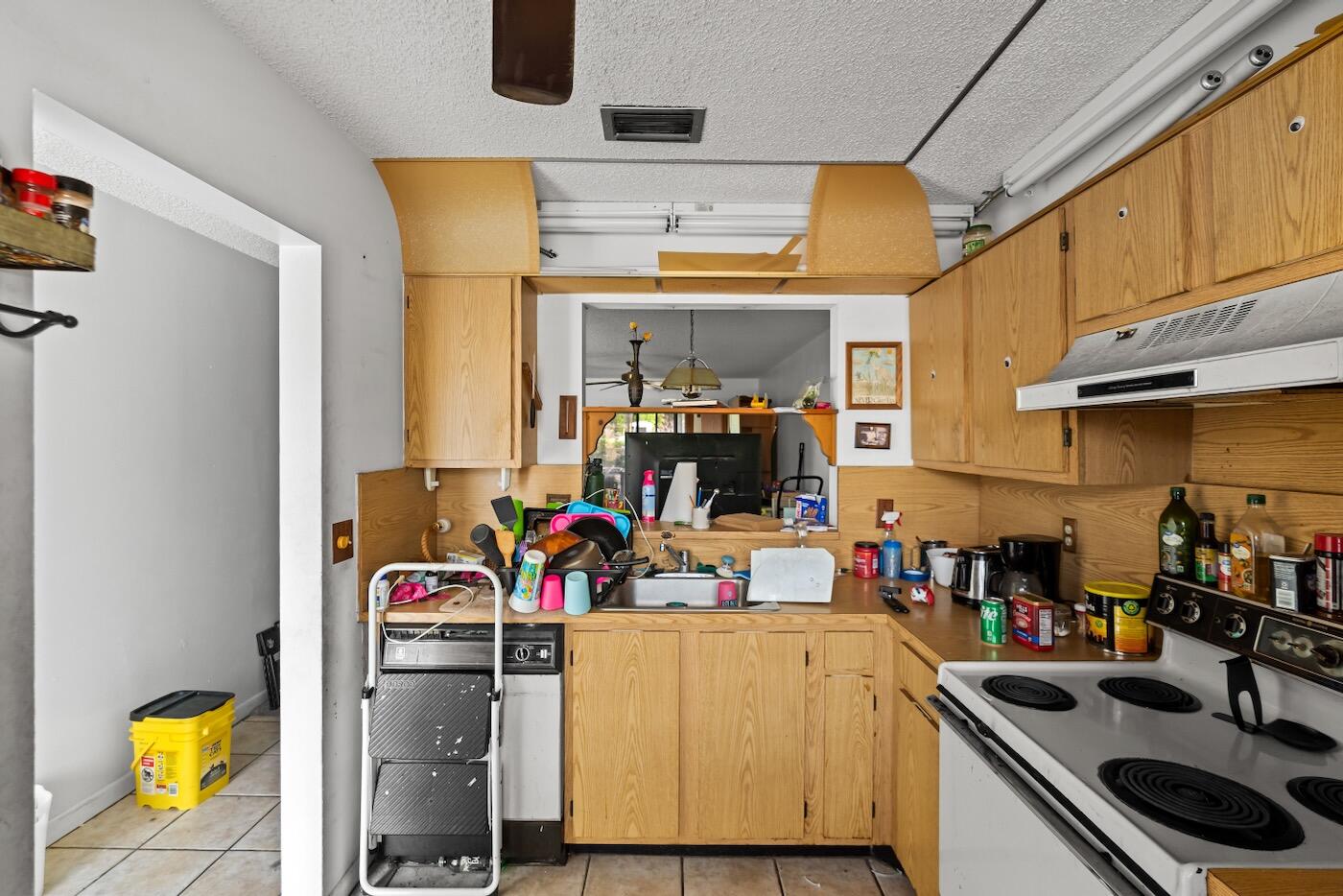 VILLAGE AT BLUE LAKE CONDO - Residential