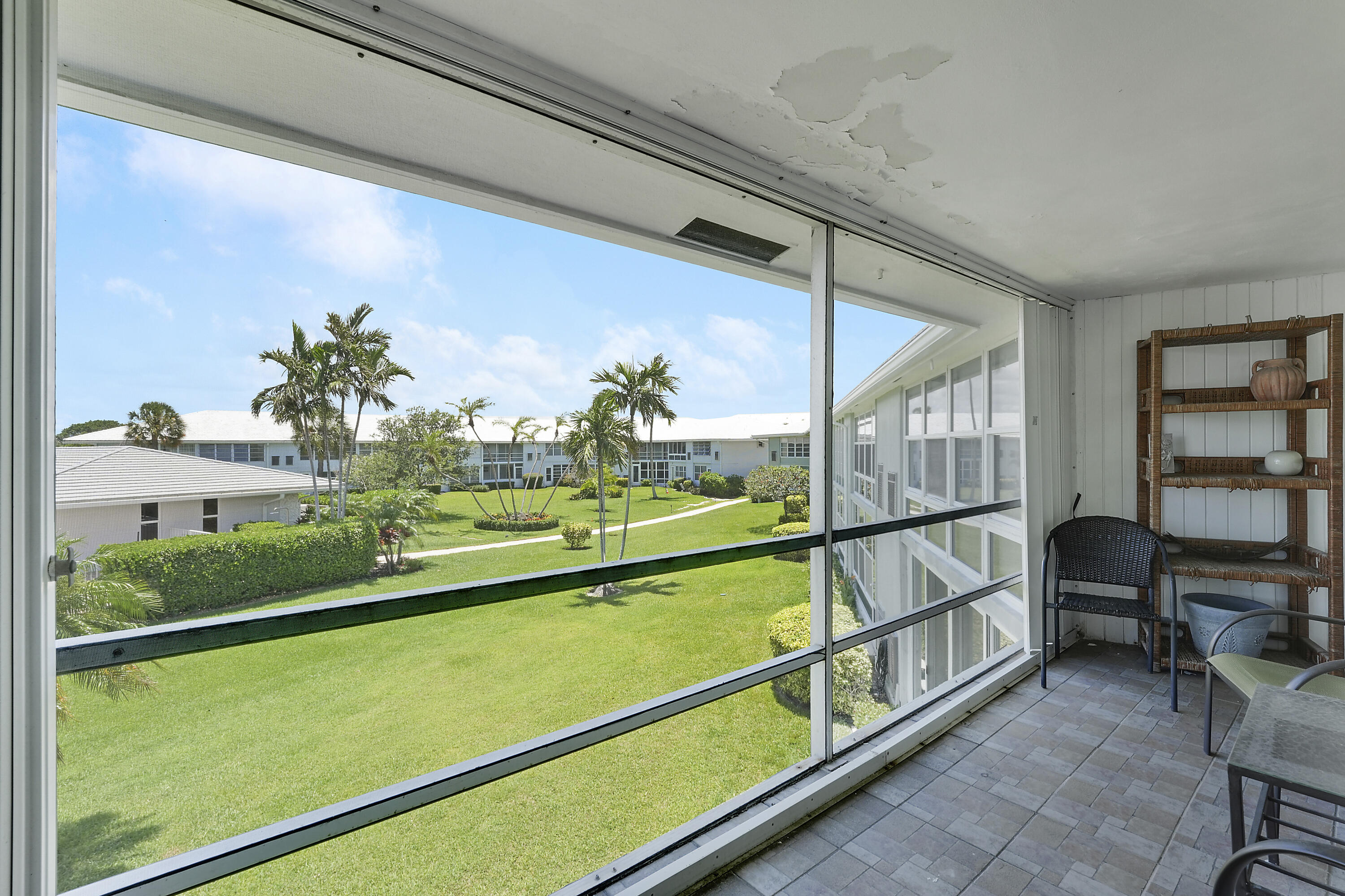 QUEENS COVE HOUSE CONDO - Residential