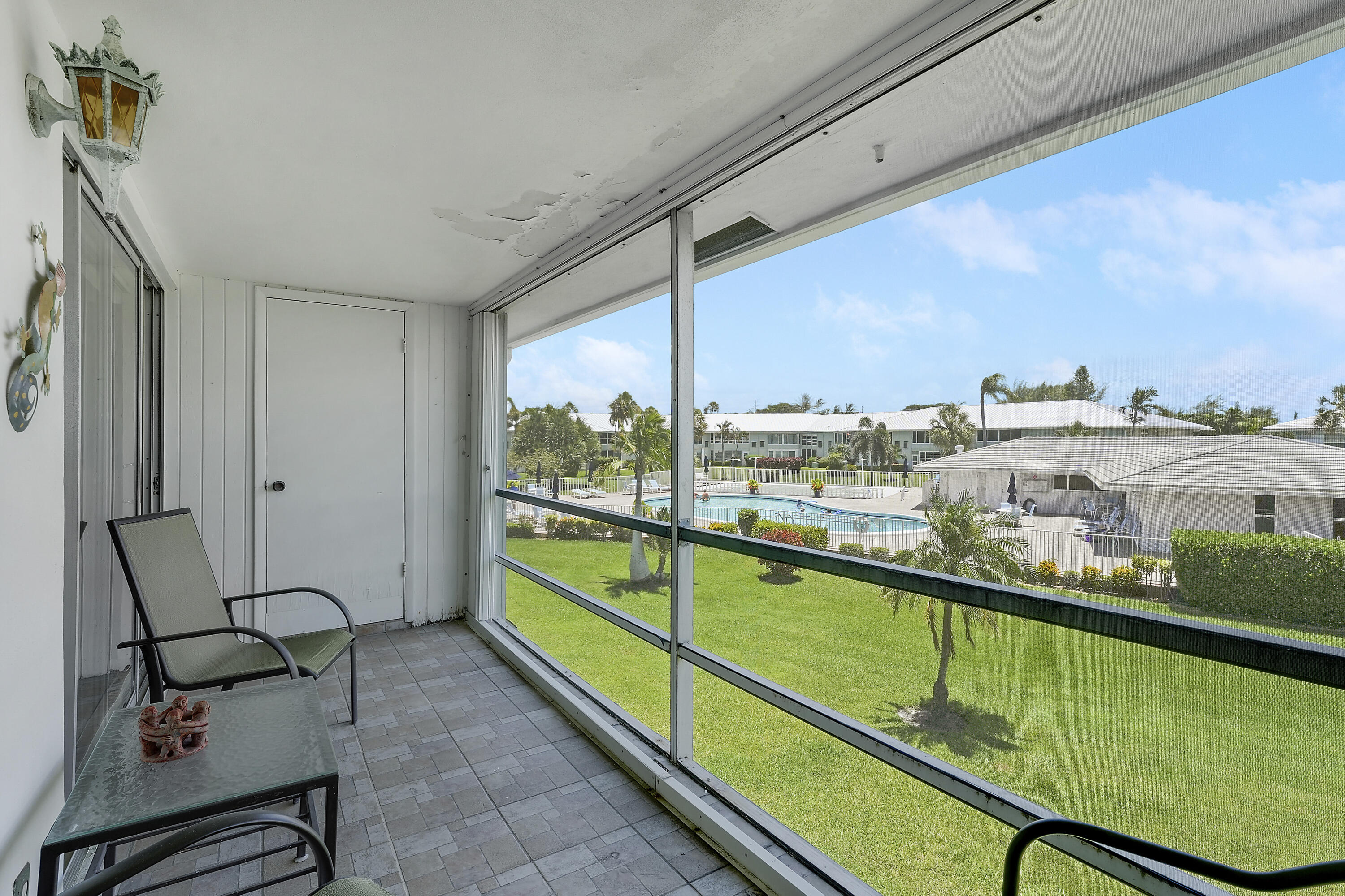 QUEENS COVE HOUSE CONDO - Residential