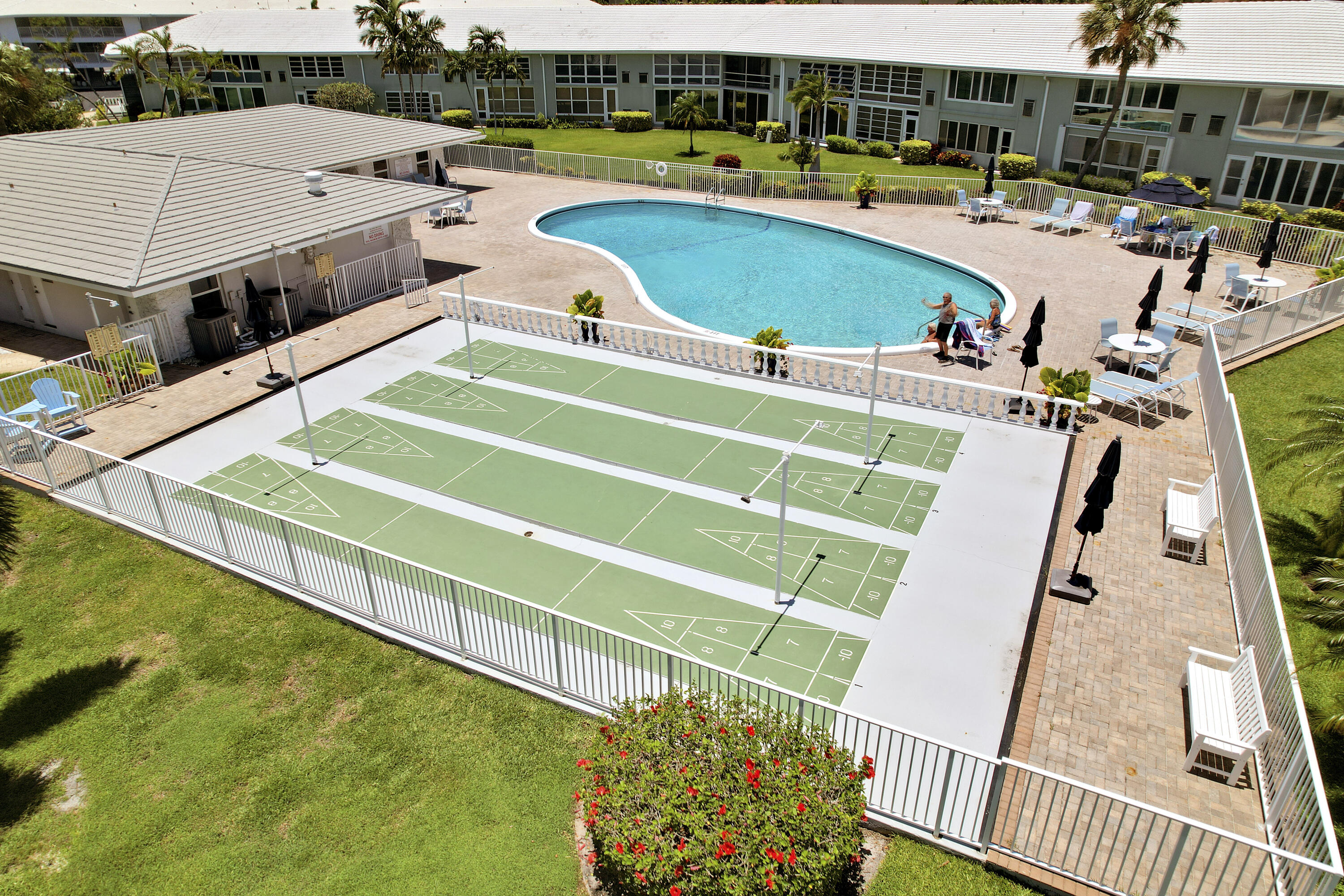 QUEENS COVE HOUSE CONDO - Residential