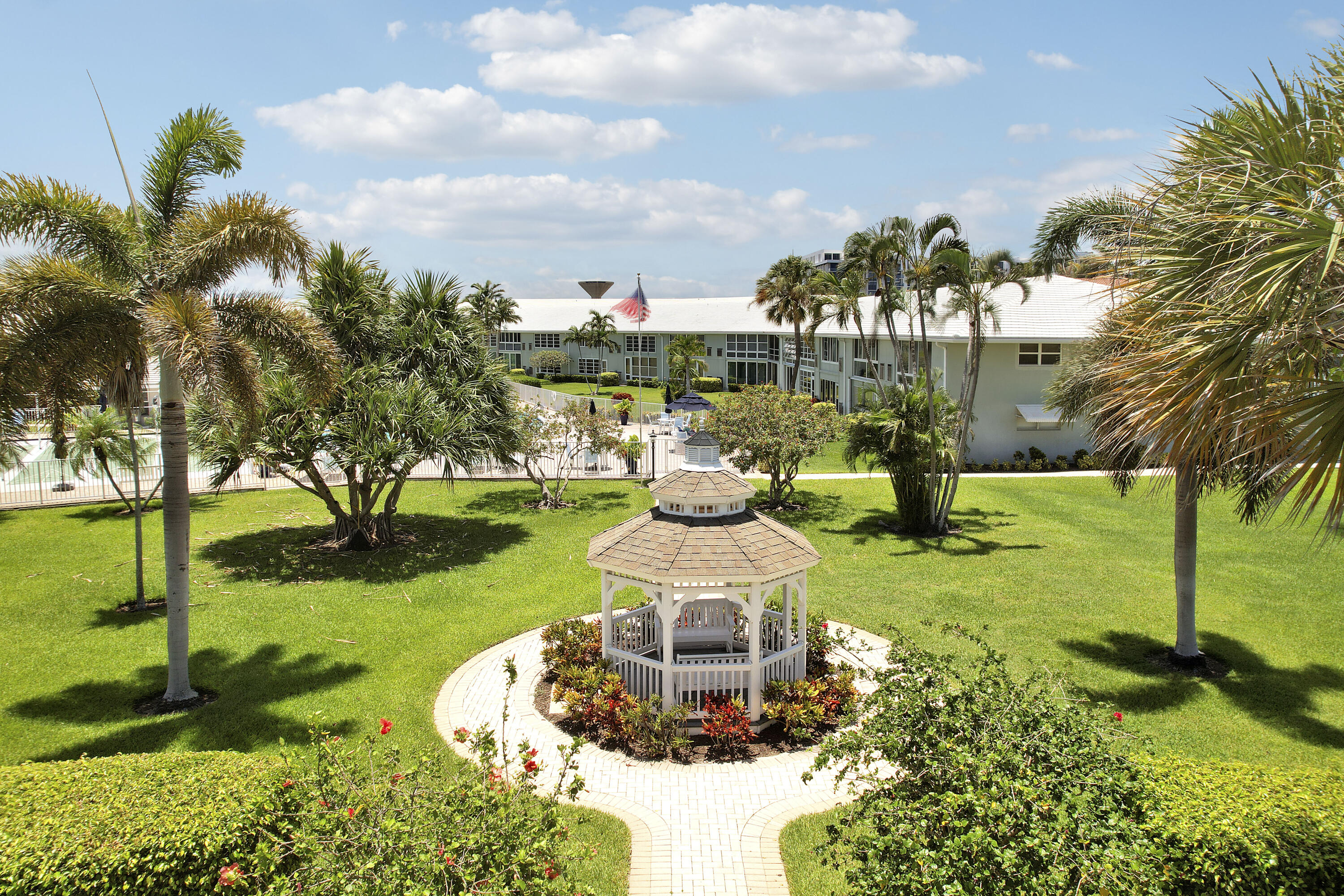 QUEENS COVE HOUSE CONDO - Residential