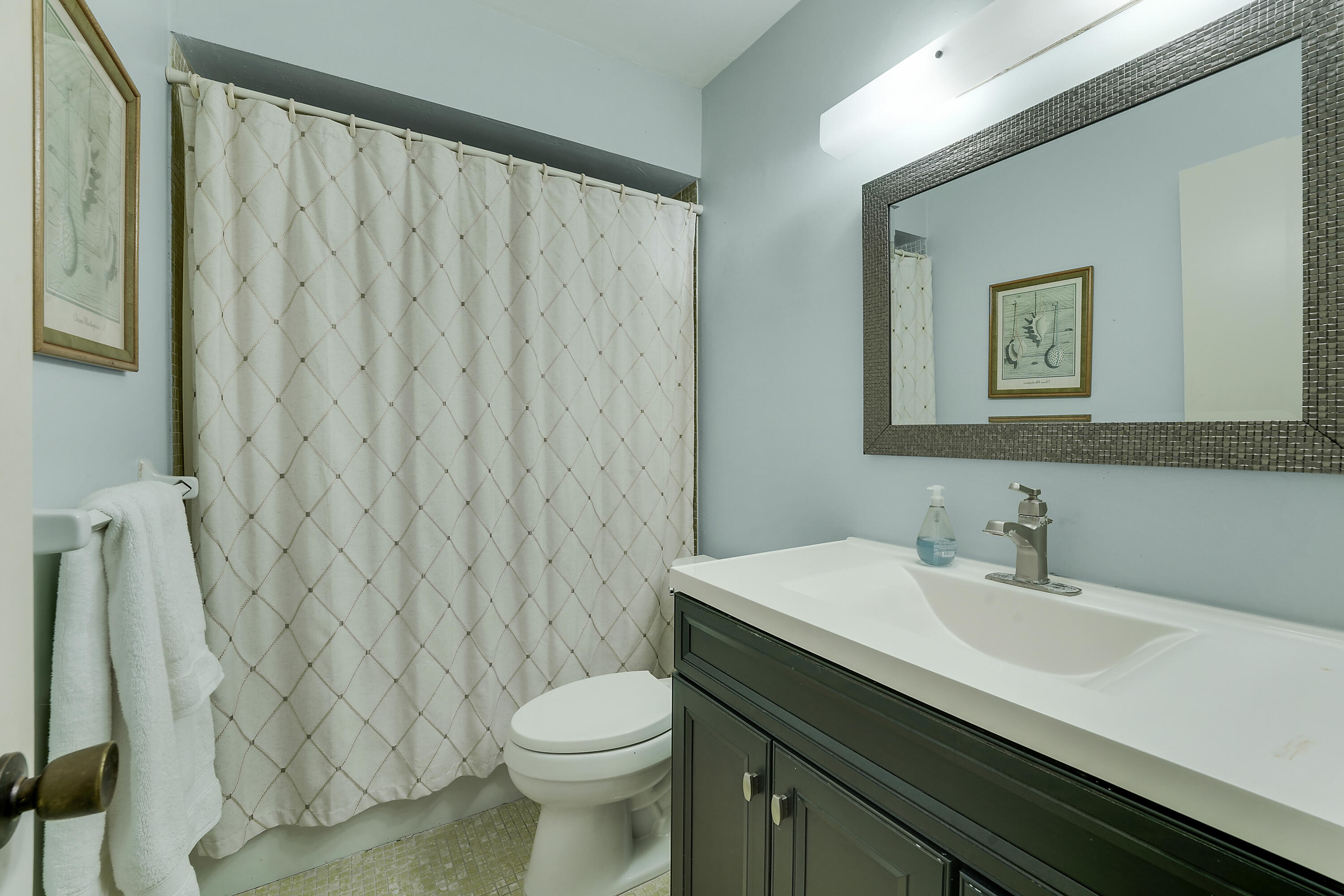 QUEENS COVE HOUSE CONDO - Residential