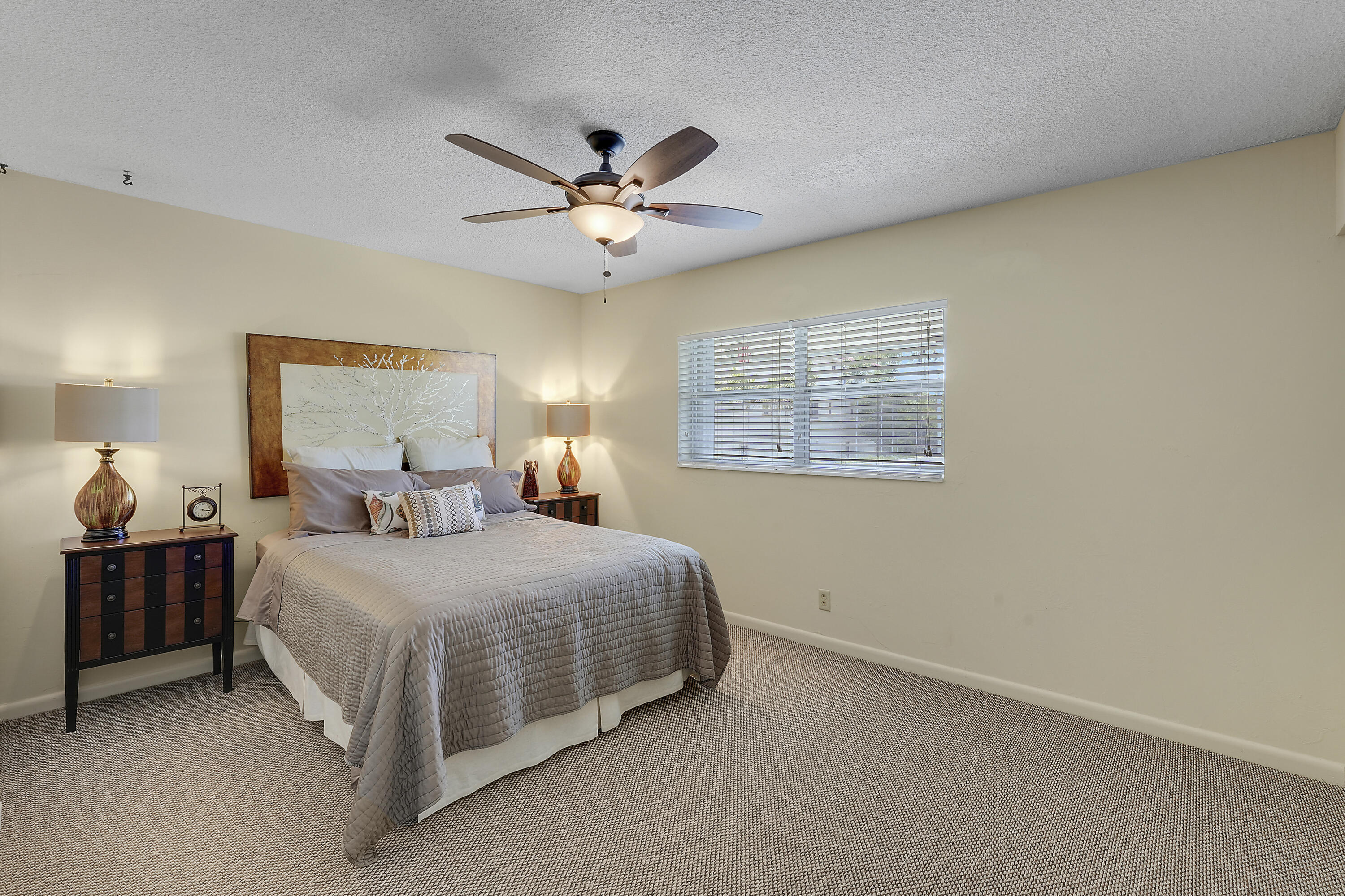 QUEENS COVE HOUSE CONDO - Residential