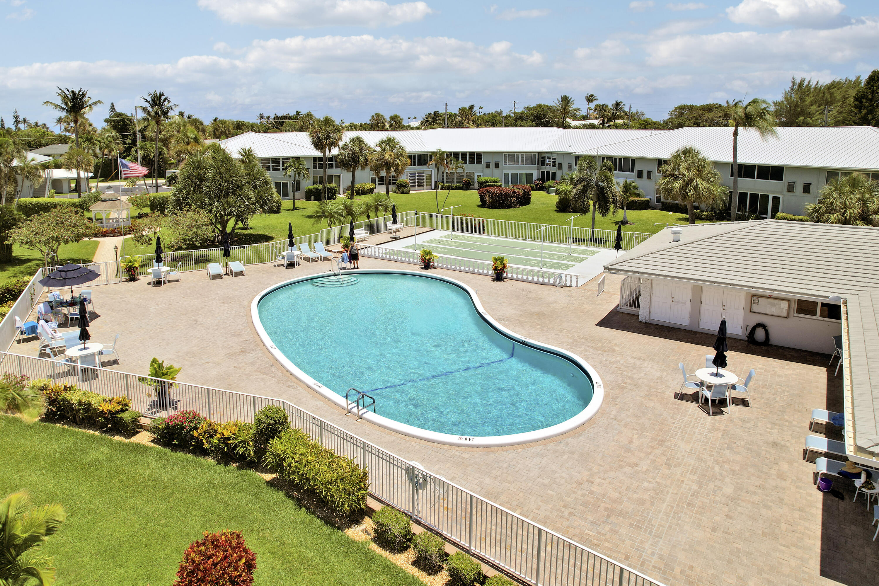 QUEENS COVE HOUSE CONDO - Residential