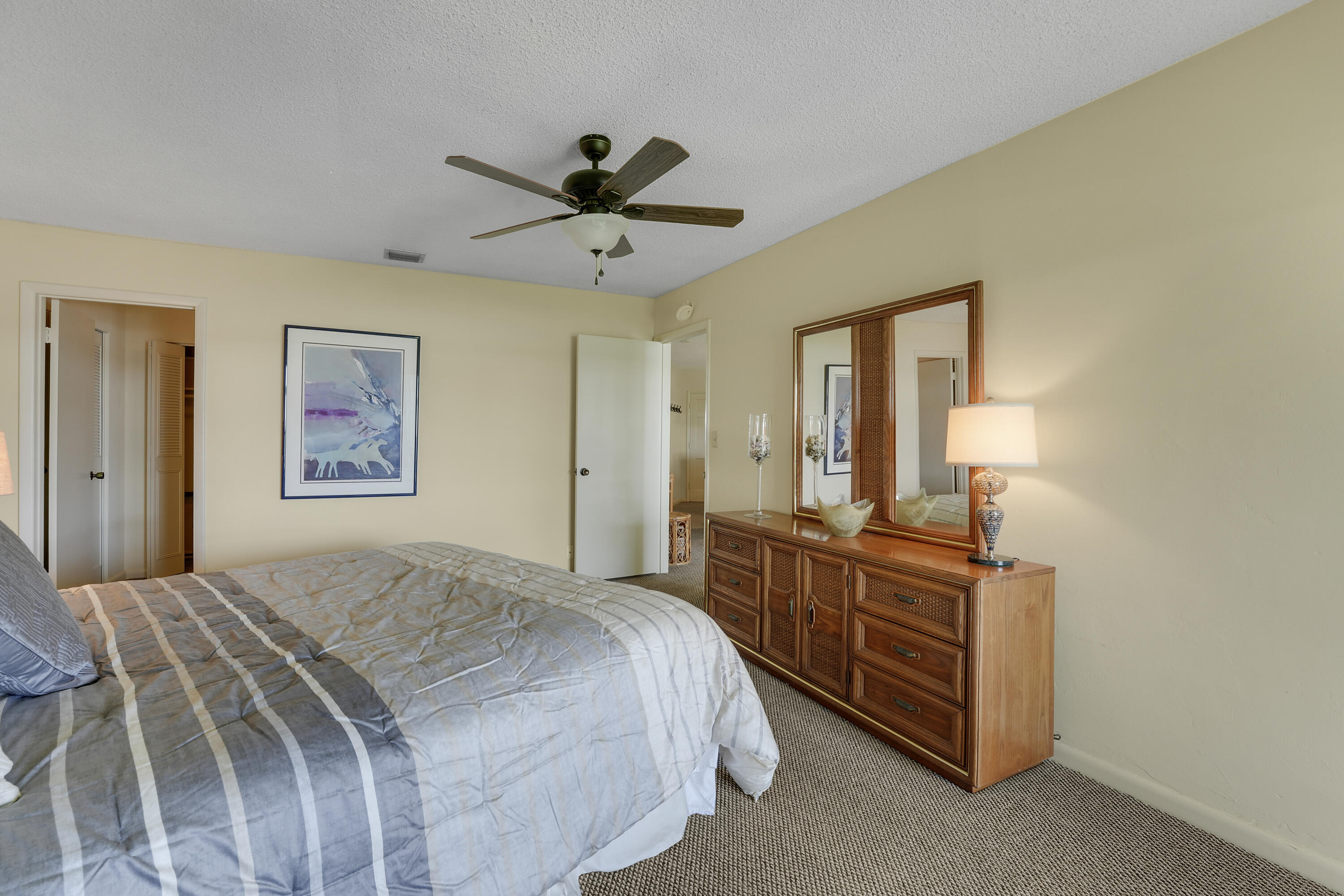 QUEENS COVE HOUSE CONDO - Residential