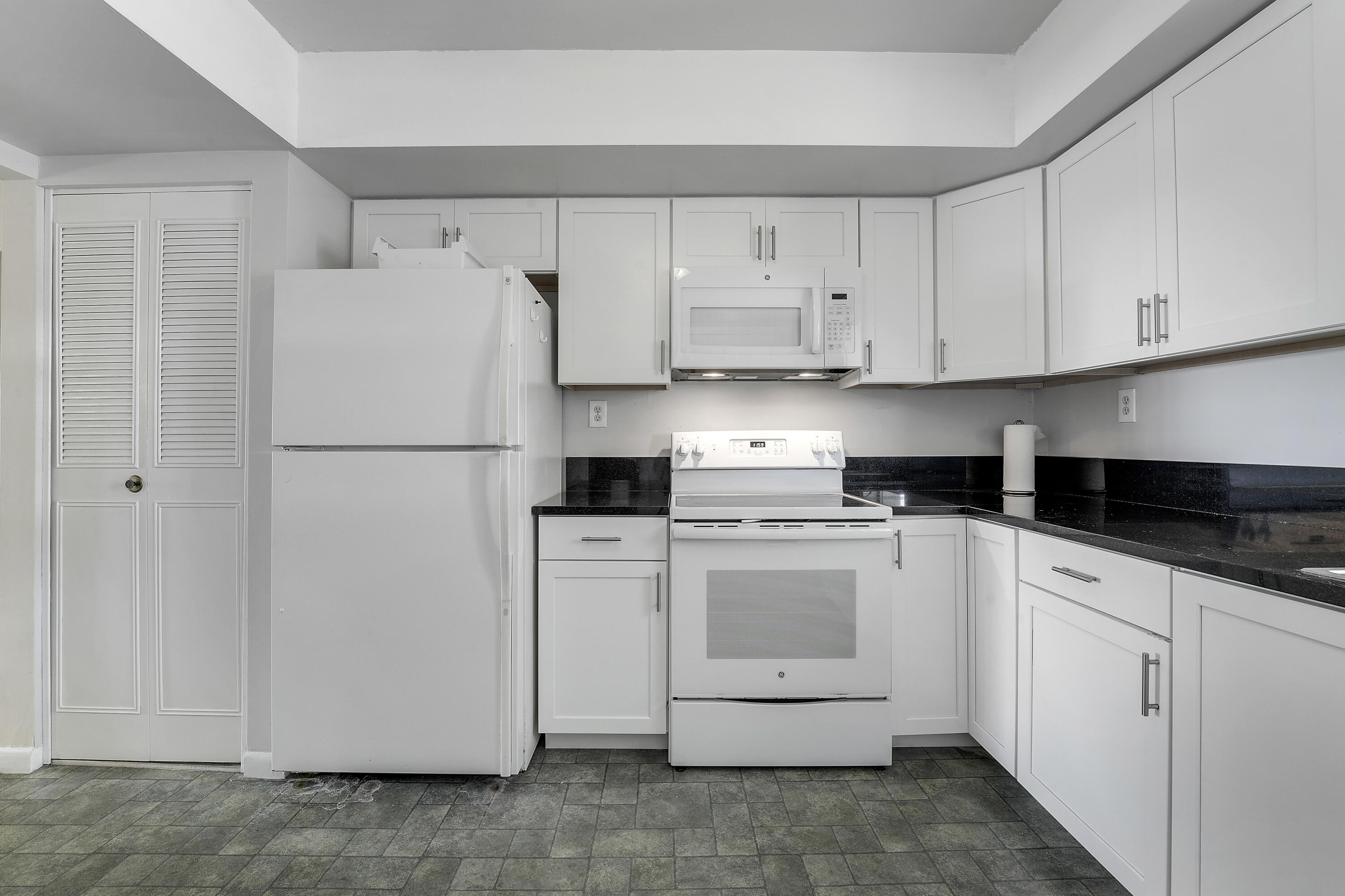 QUEENS COVE HOUSE CONDO - Residential