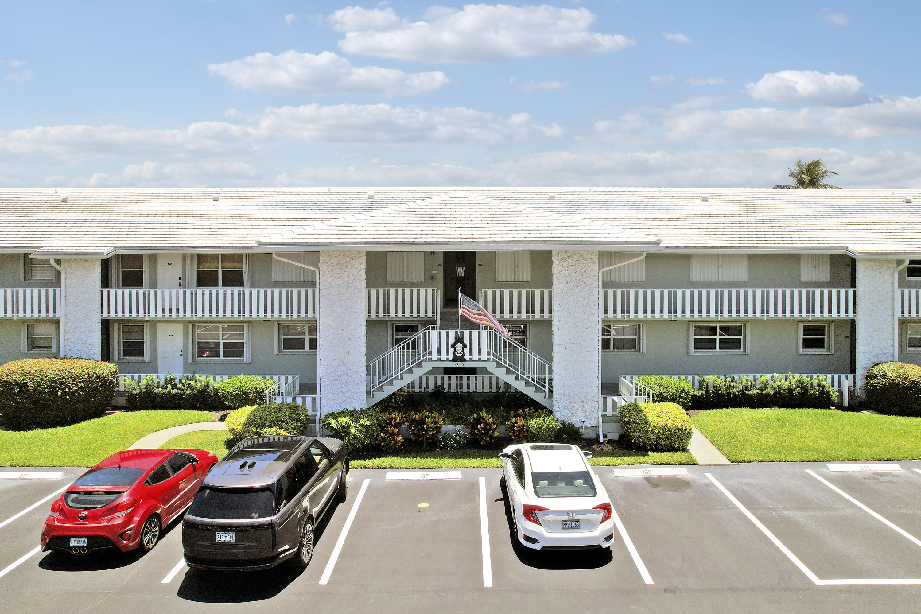 QUEENS COVE HOUSE CONDO - Residential