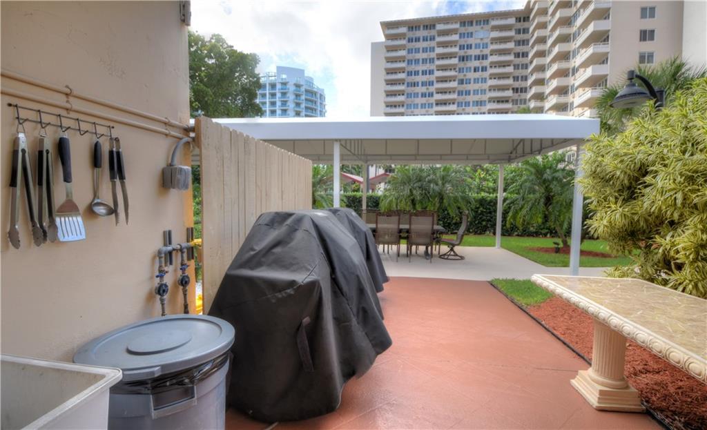 Coral Ridge Towers South - Residential