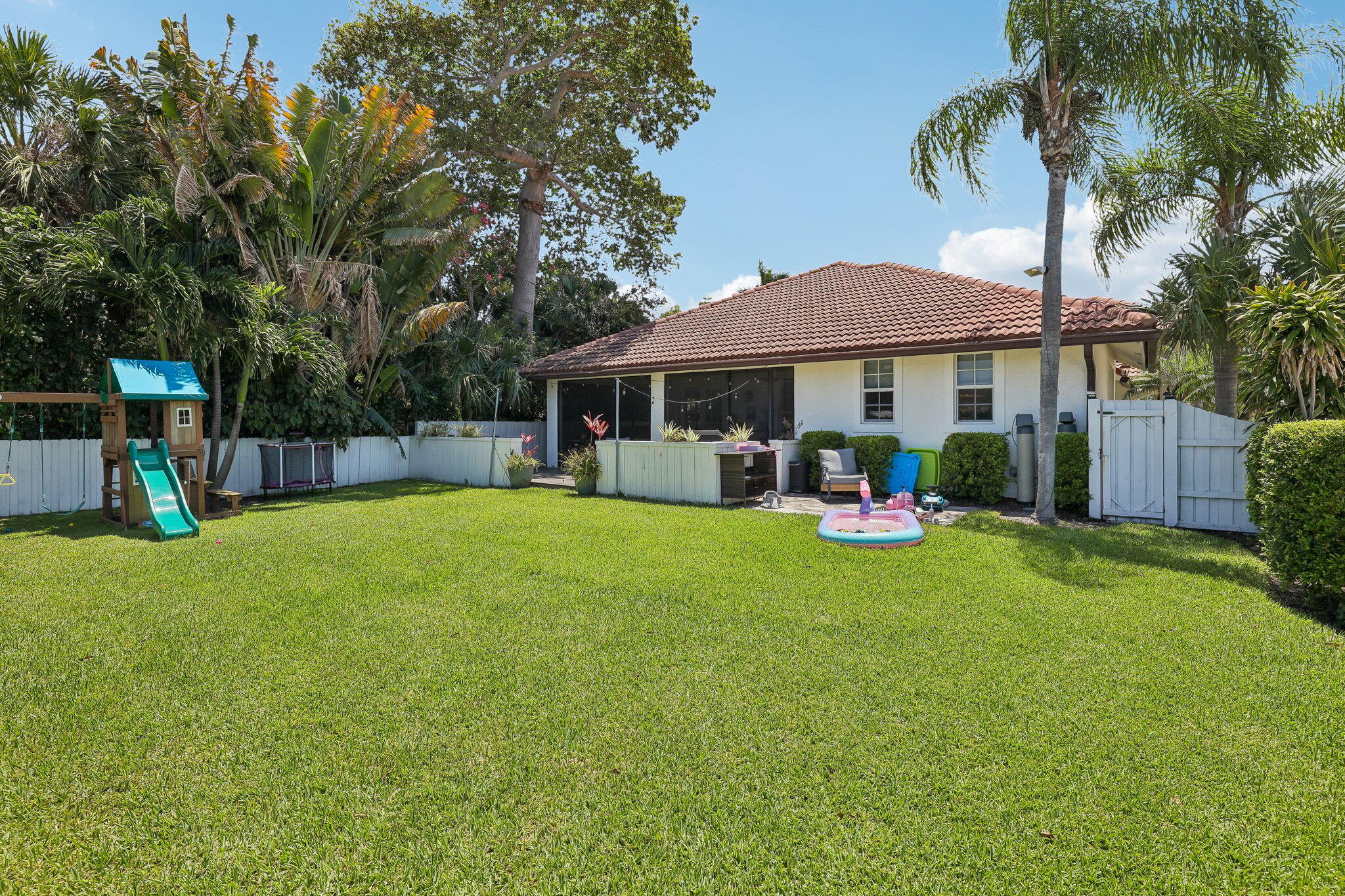 NORTH LAKE WORTH - Residential