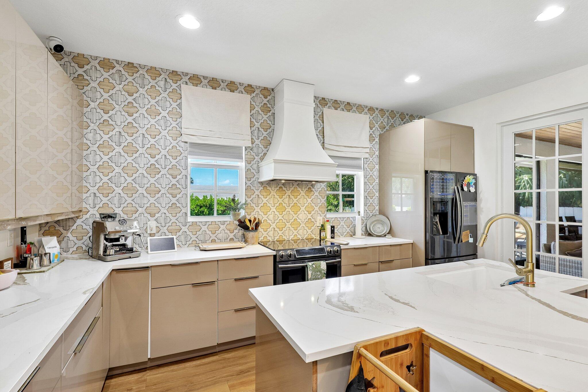 NORTH LAKE WORTH - Residential