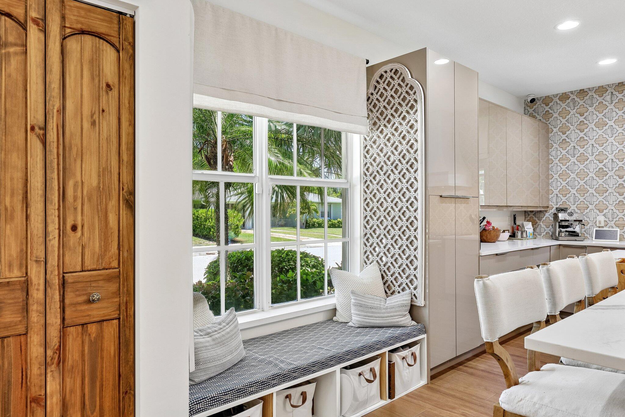 NORTH LAKE WORTH - Residential