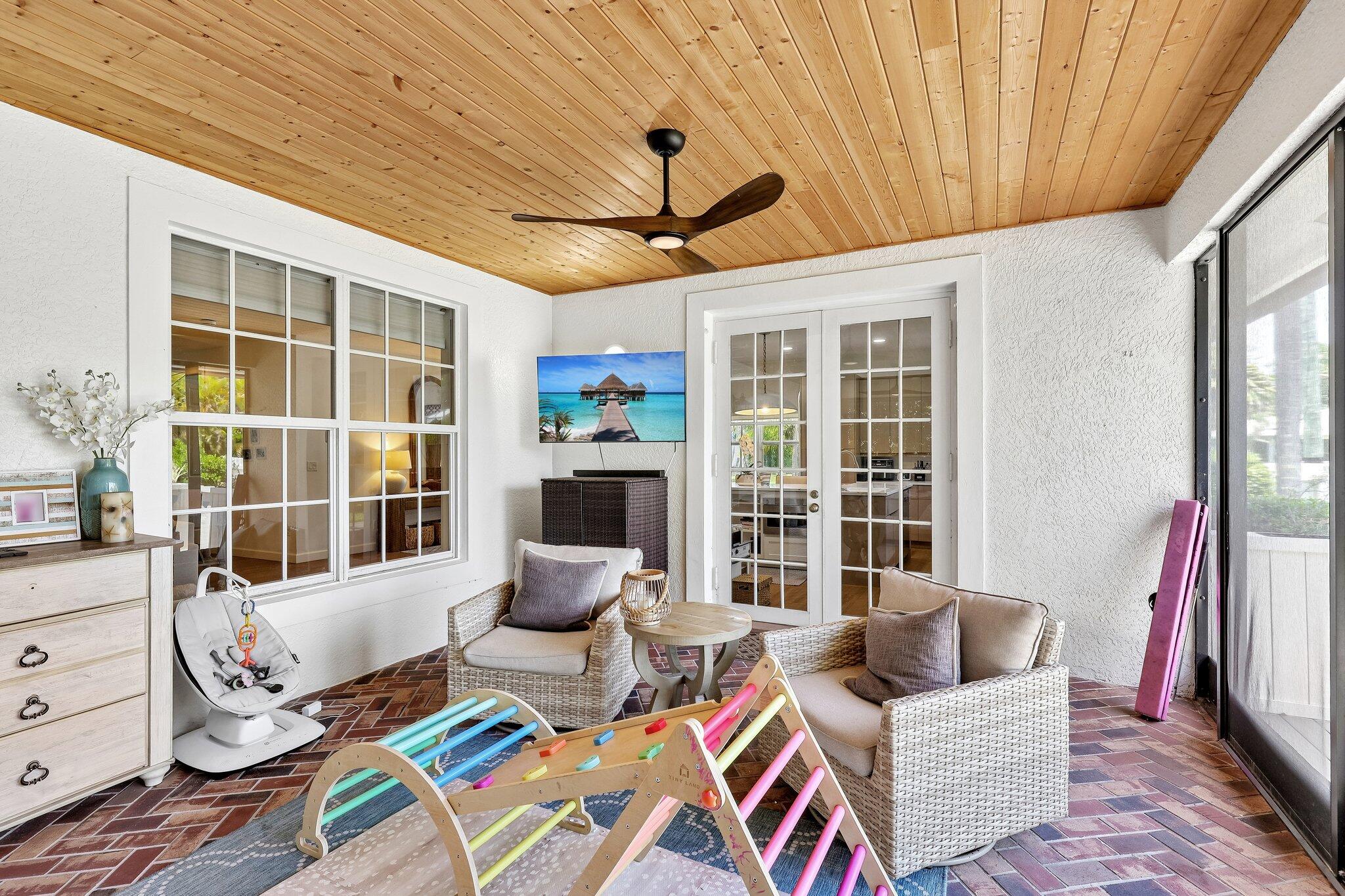 NORTH LAKE WORTH - Residential