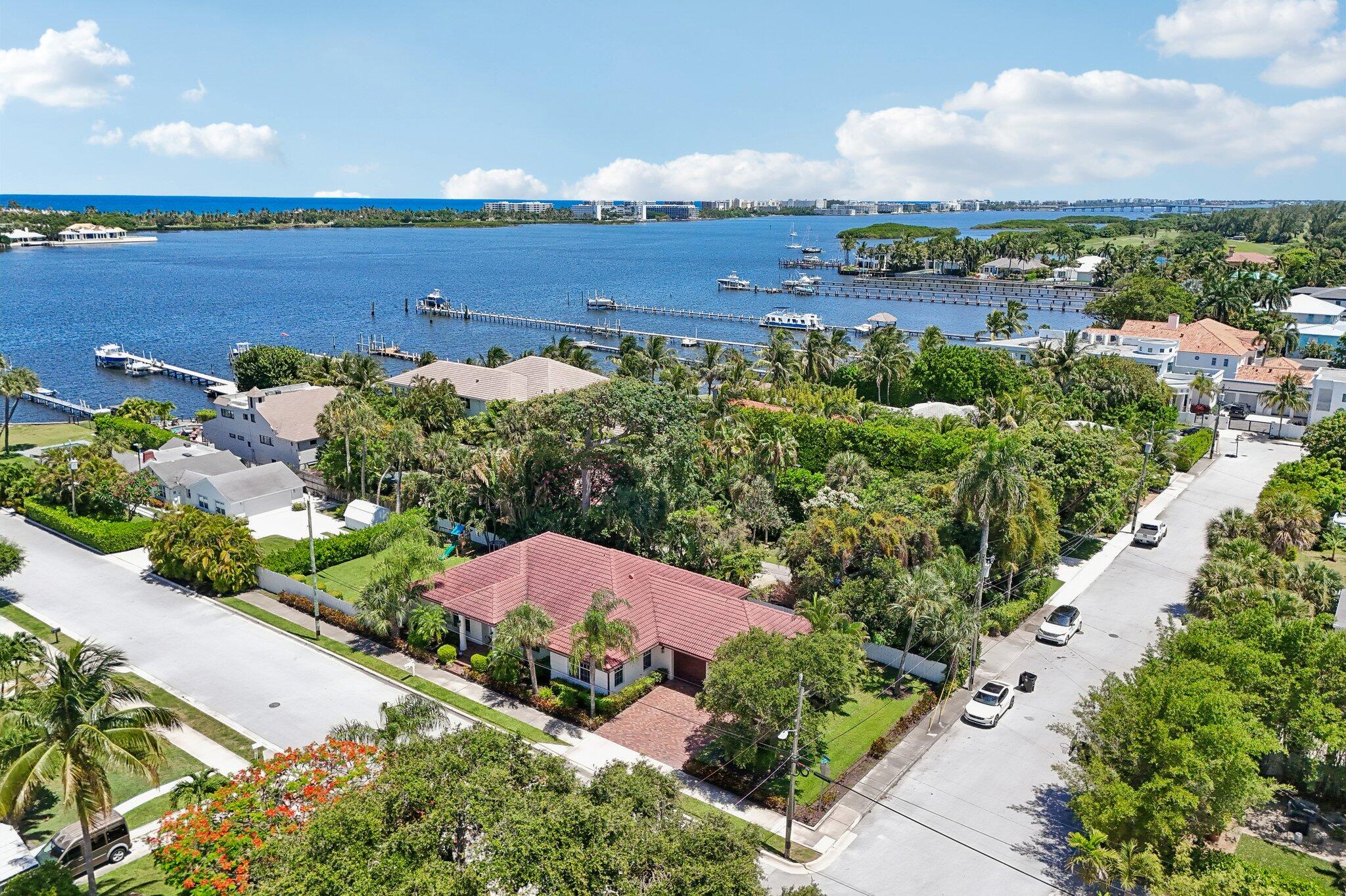 NORTH LAKE WORTH - Residential