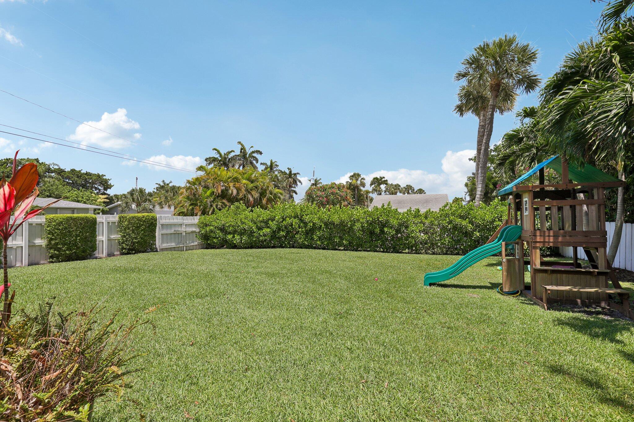 NORTH LAKE WORTH - Residential