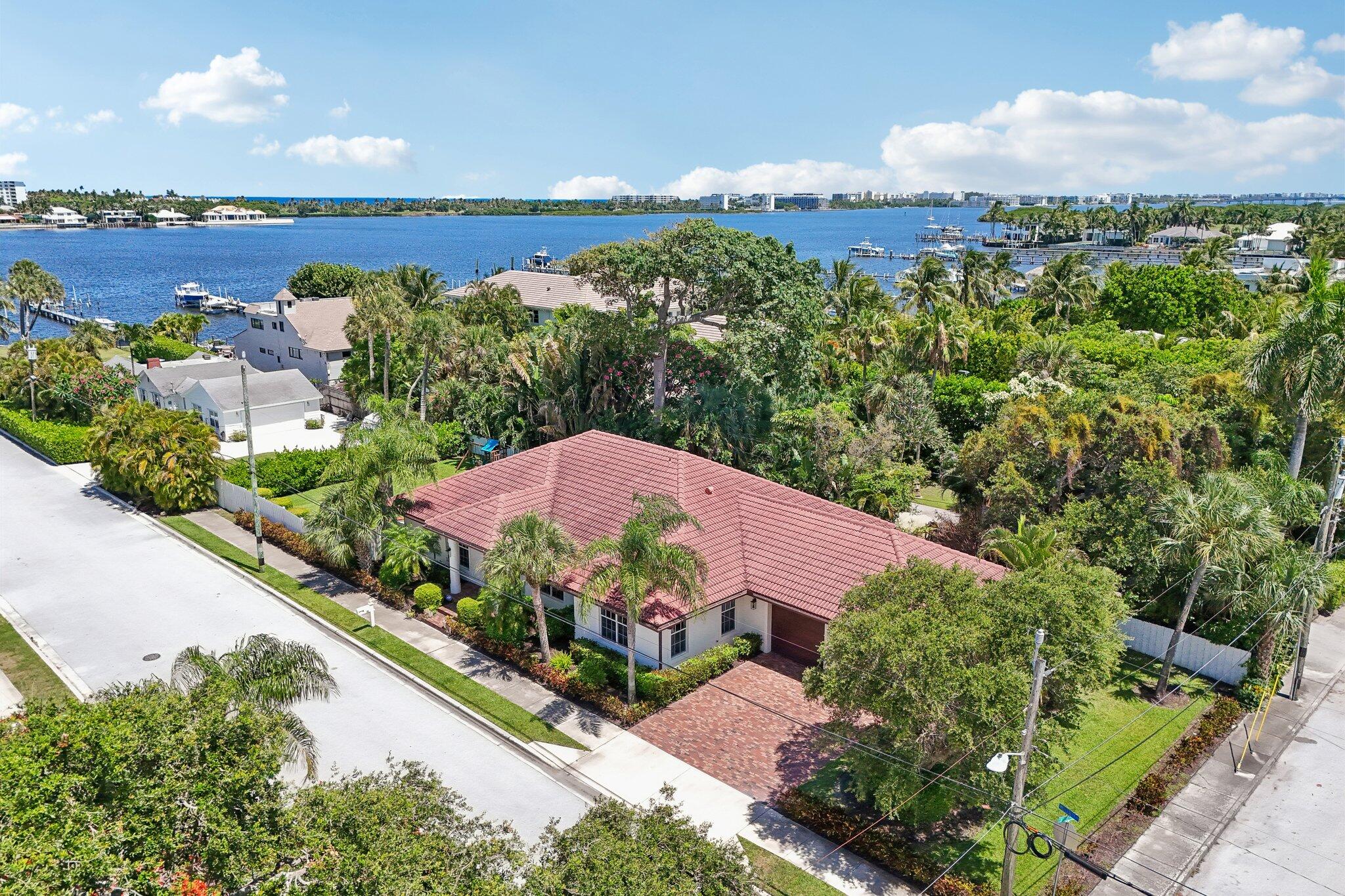 NORTH LAKE WORTH - Residential