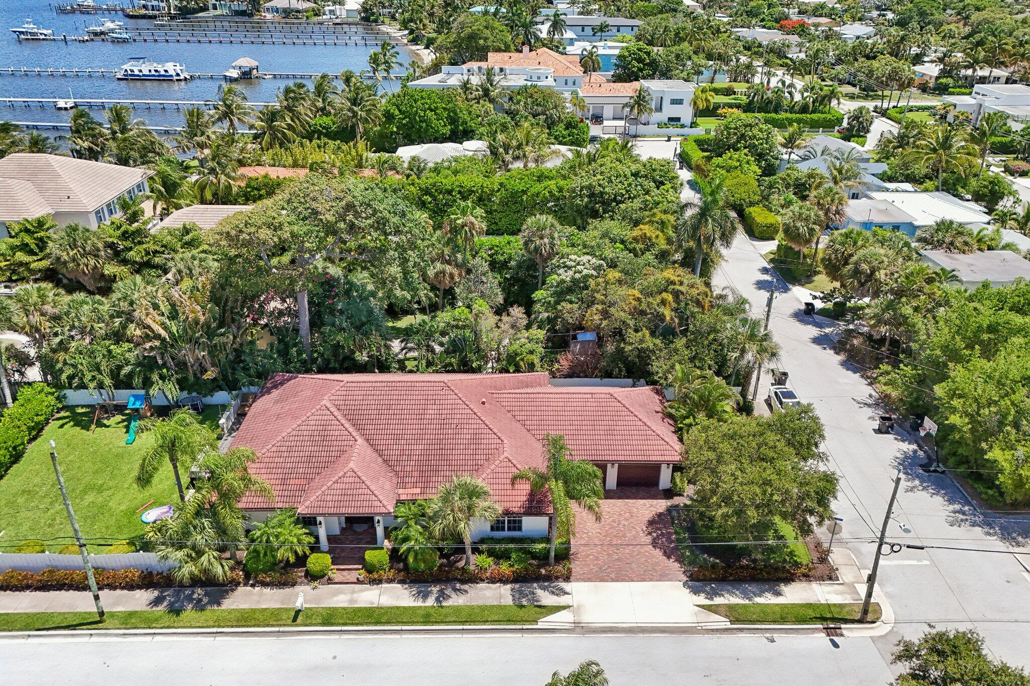 NORTH LAKE WORTH - Residential