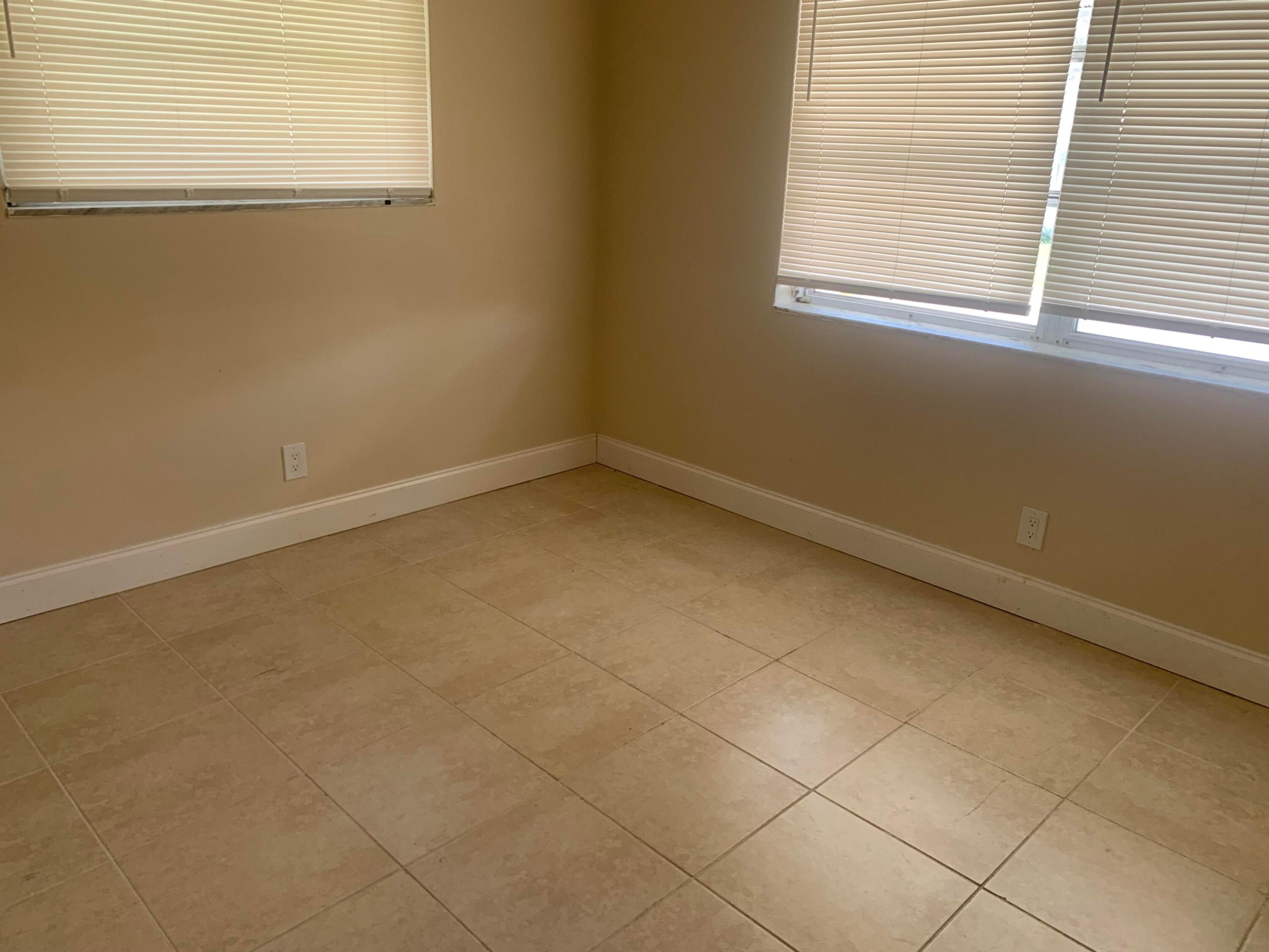TAMARAC LAKES SECOND SEC - Residential Lease