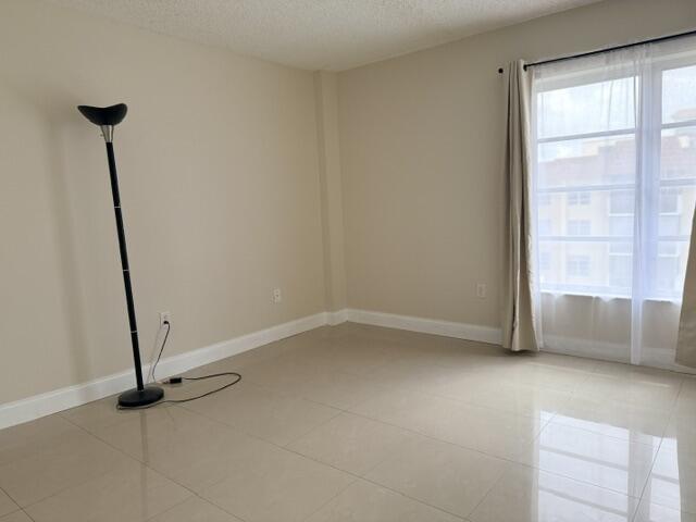 MANORS OF INVERRARY I-2 - Residential Lease