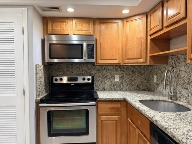 MANORS OF INVERRARY I-2 - Residential Lease