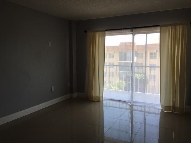MANORS OF INVERRARY I-2 - Residential Lease