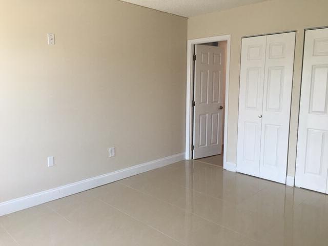 MANORS OF INVERRARY I-2 - Residential Lease