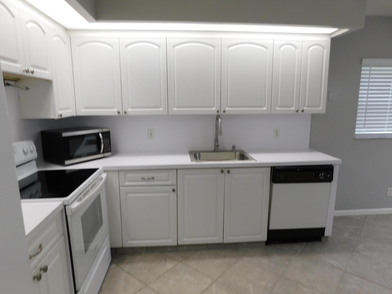 BUCKINGHAM AT CENTURY VILLAGE - Residential Lease