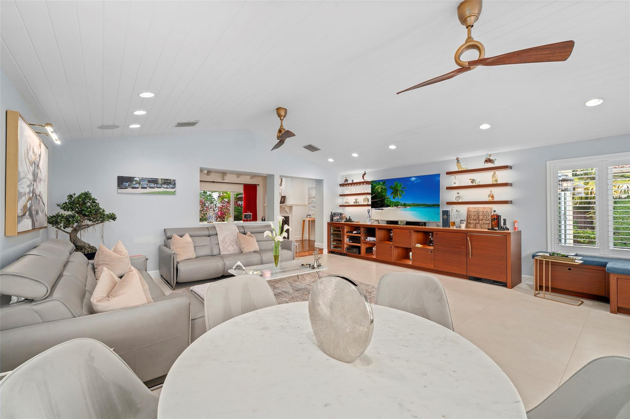 Las Olas Isles - Residential