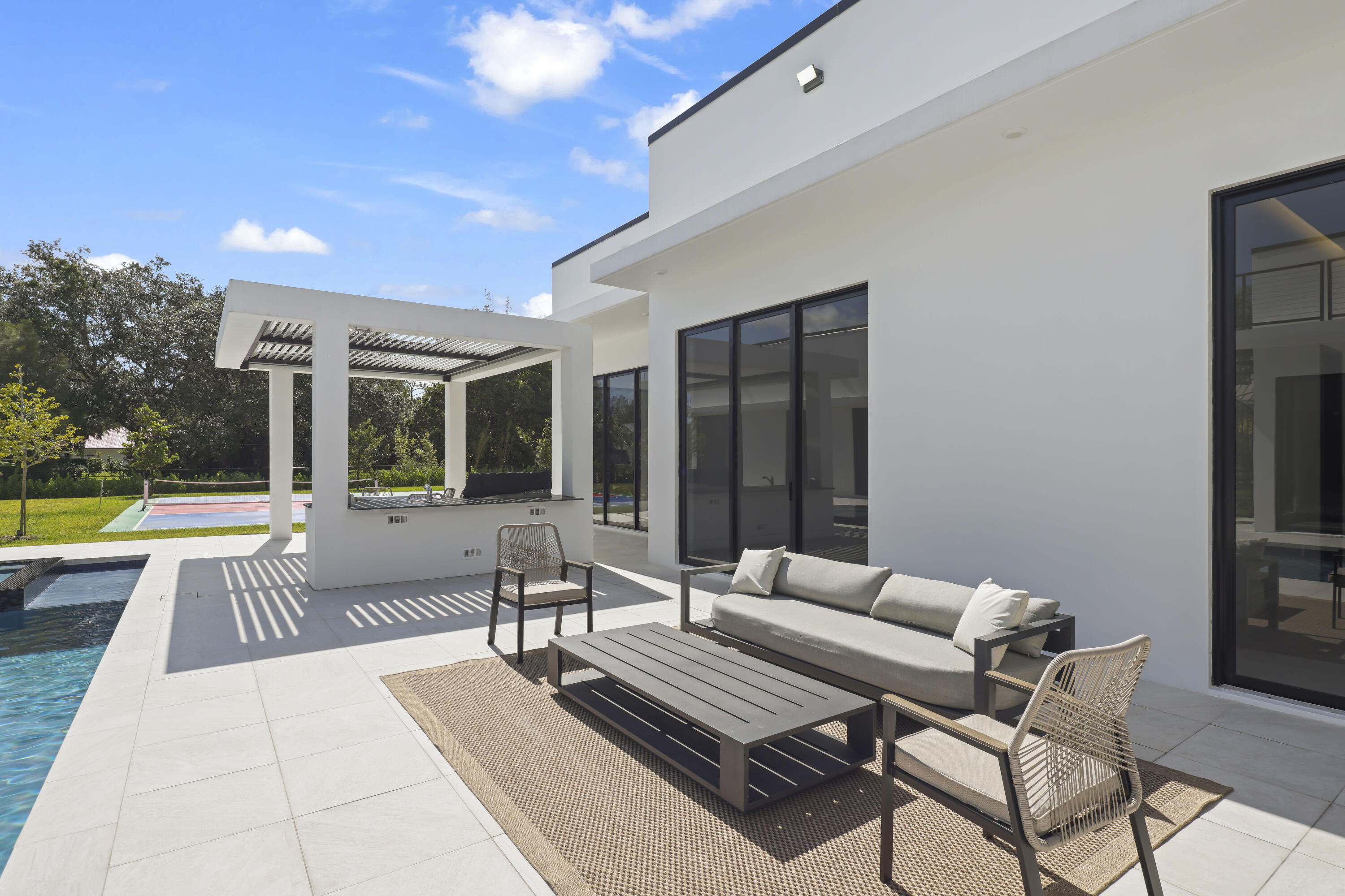 PINE TREE ESTATES - Residential Lease