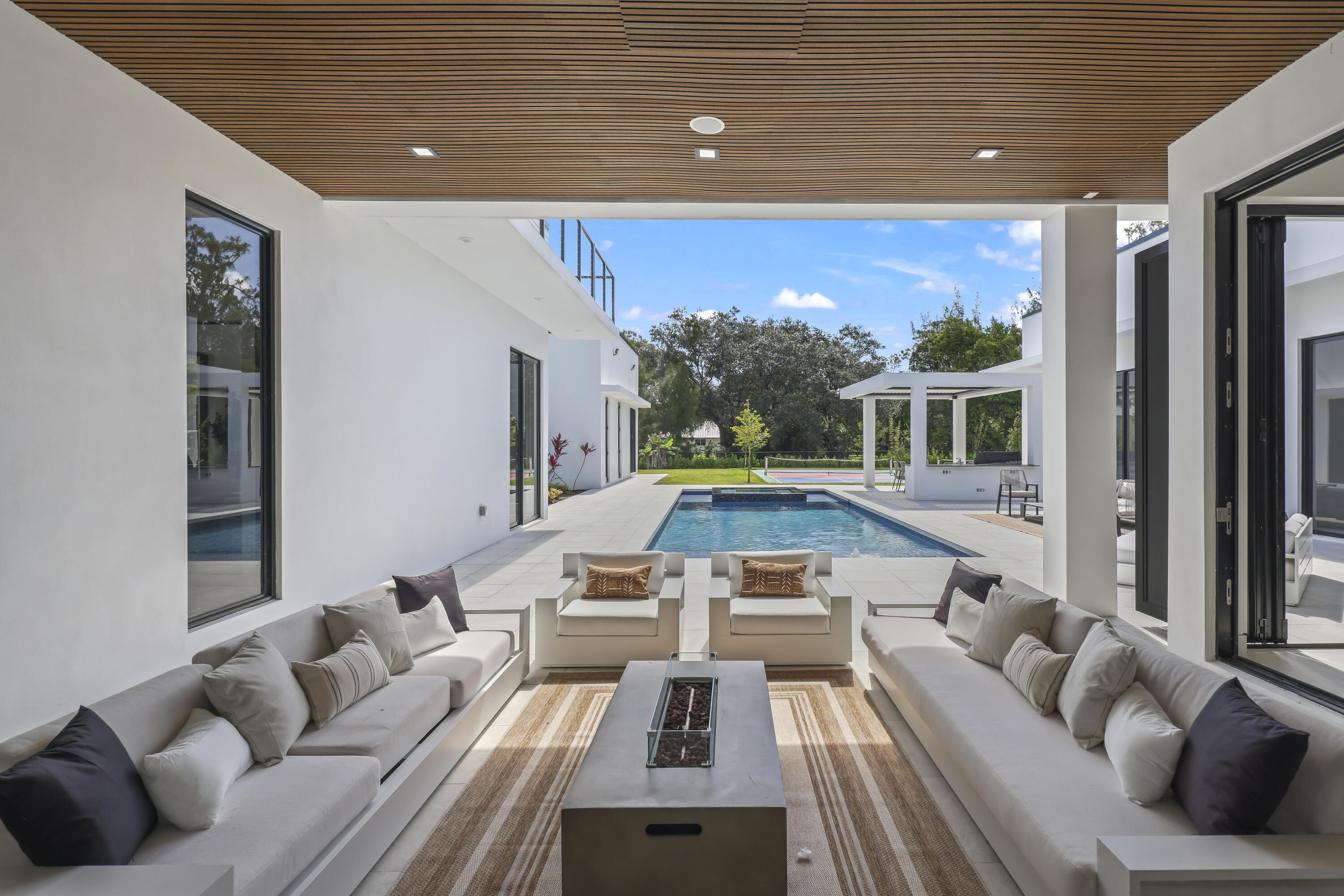 PINE TREE ESTATES - Residential Lease