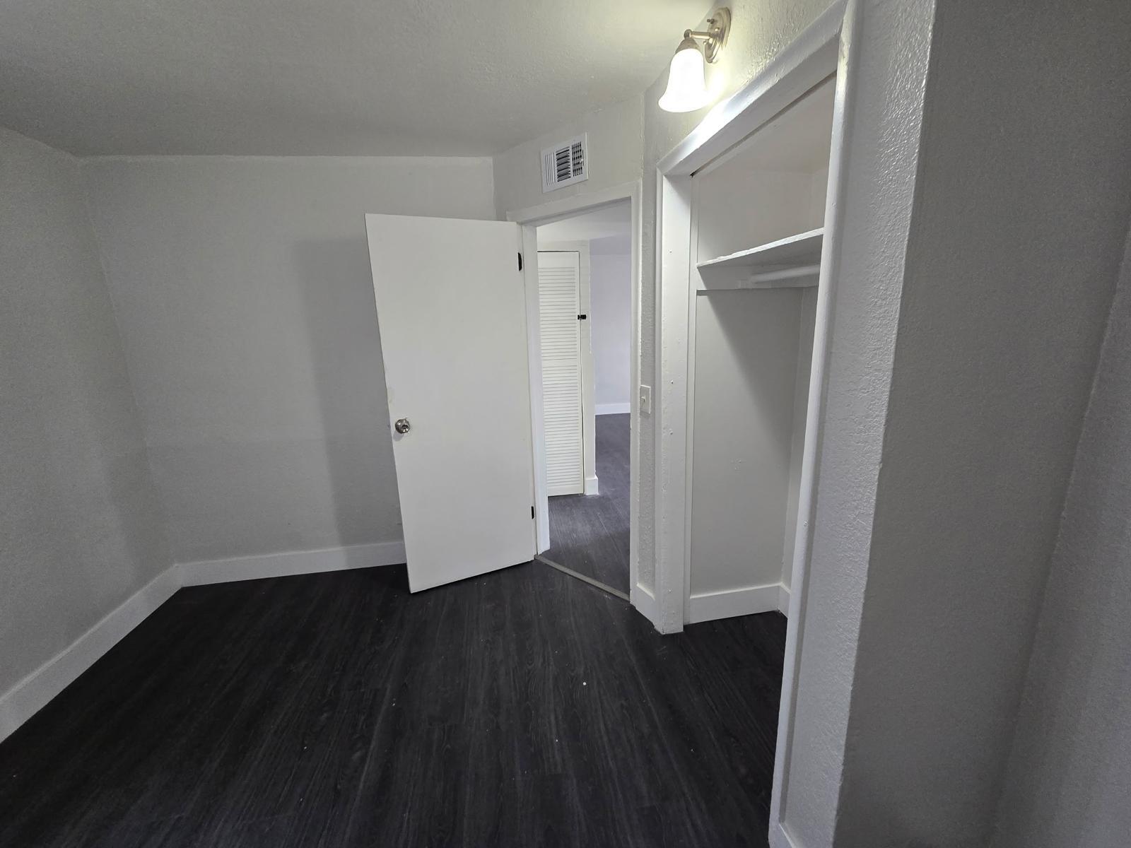 ROOSEVELT GARDENS 3RD ADD - Residential Lease