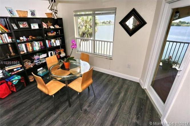 Sailboat Pointe Cond - Residential