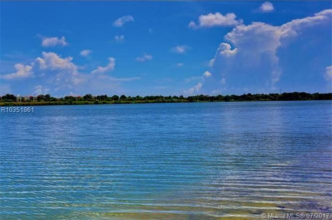 Sailboat Pointe Cond - Residential