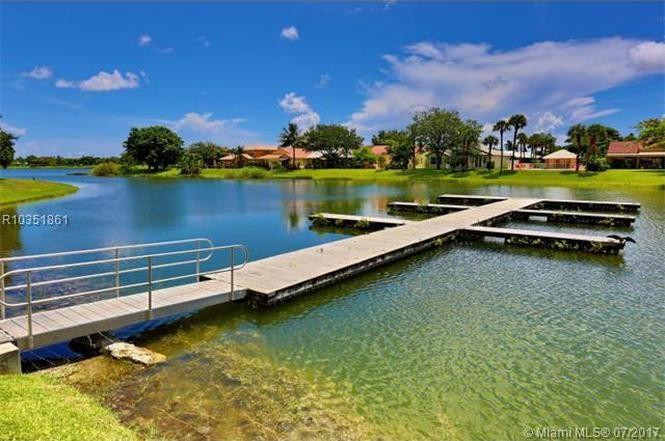 Sailboat Pointe Cond - Residential