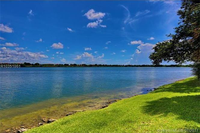 Sailboat Pointe Cond - Residential
