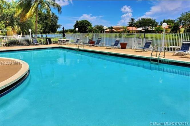 Sailboat Pointe Cond - Residential