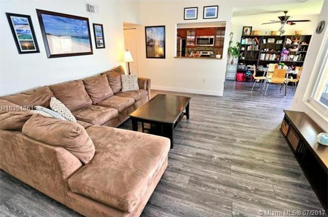 Sailboat Pointe Cond - Residential