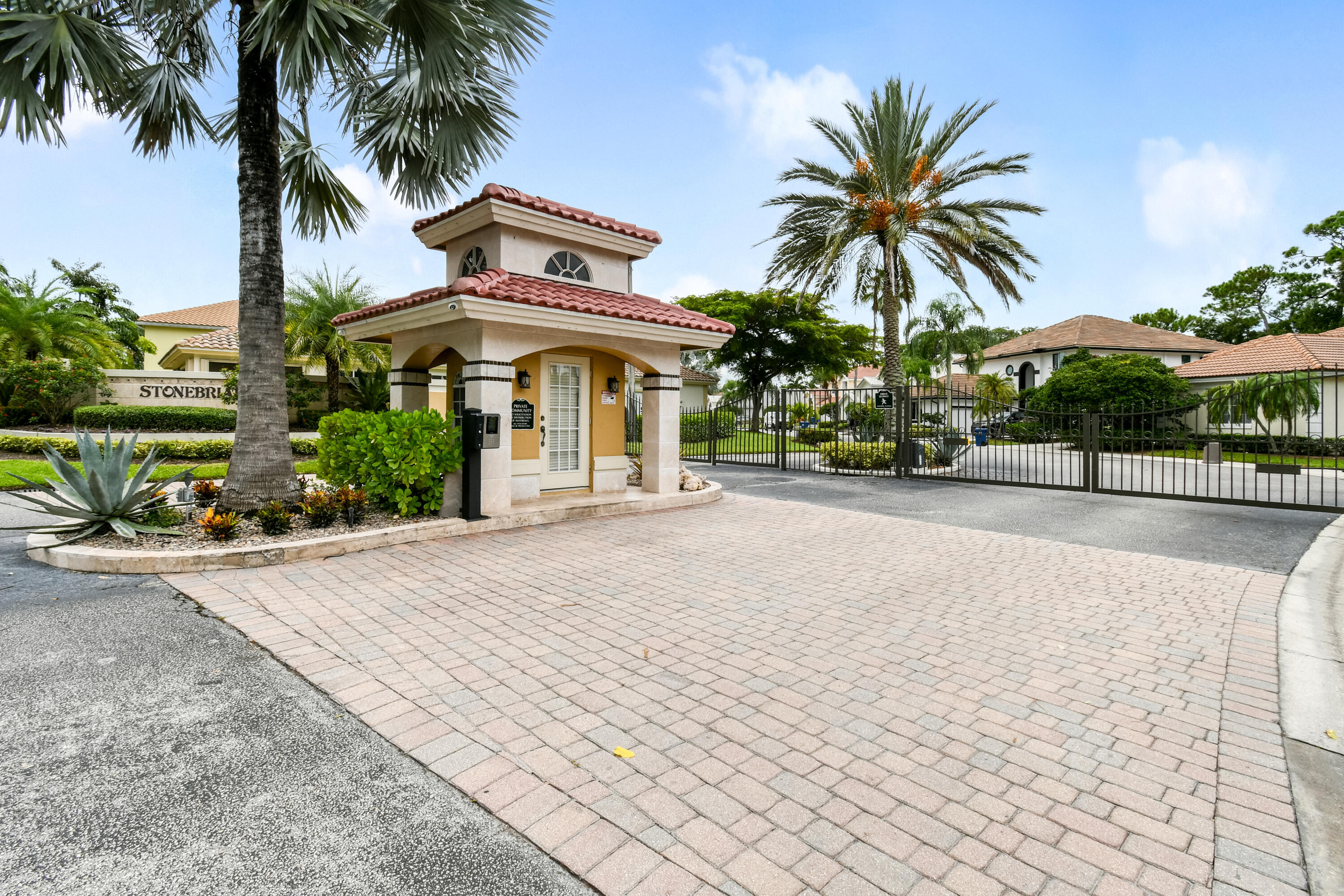 STONEBRIAR AT MAPLEWOOD - Residential