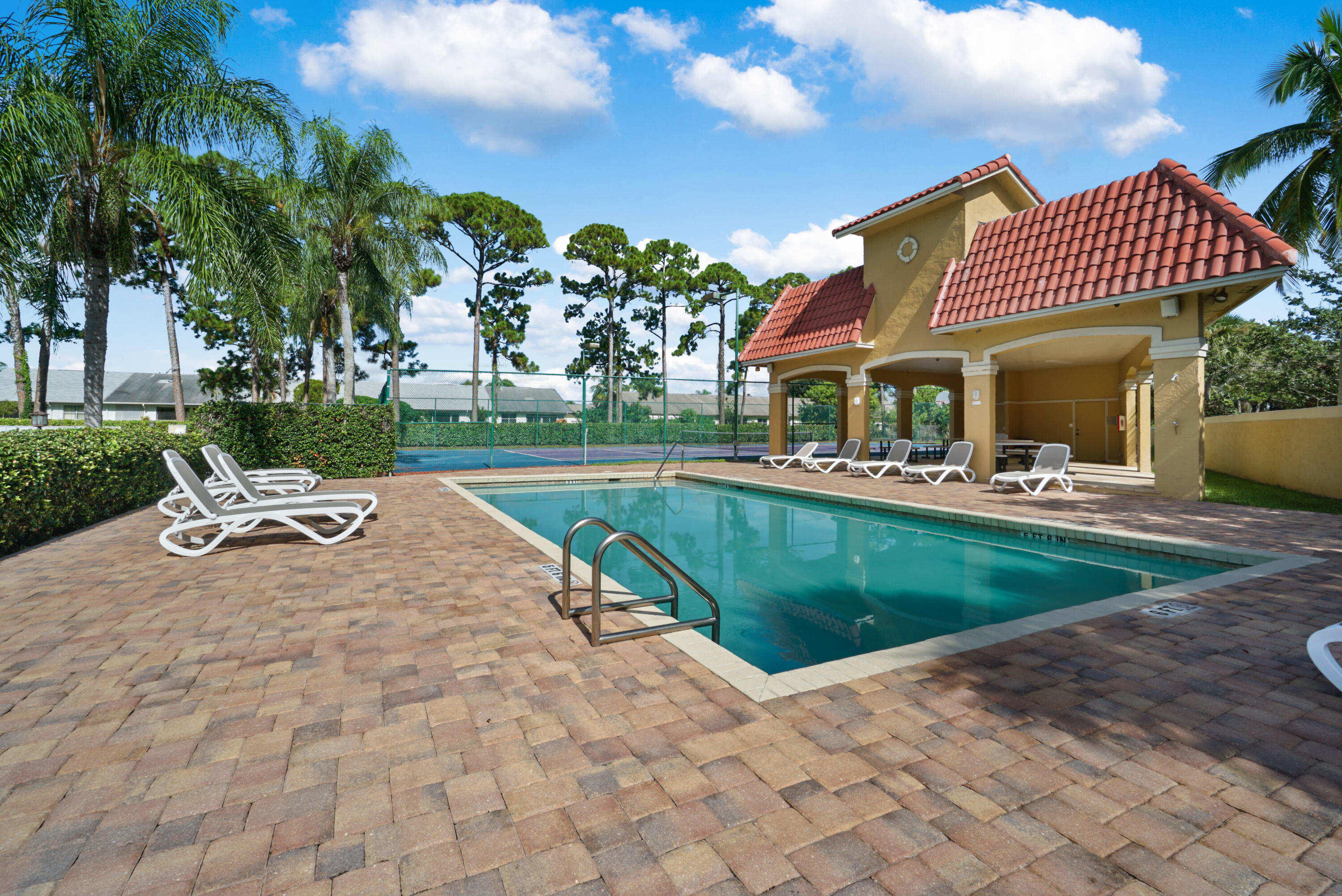 STONEBRIAR AT MAPLEWOOD - Residential