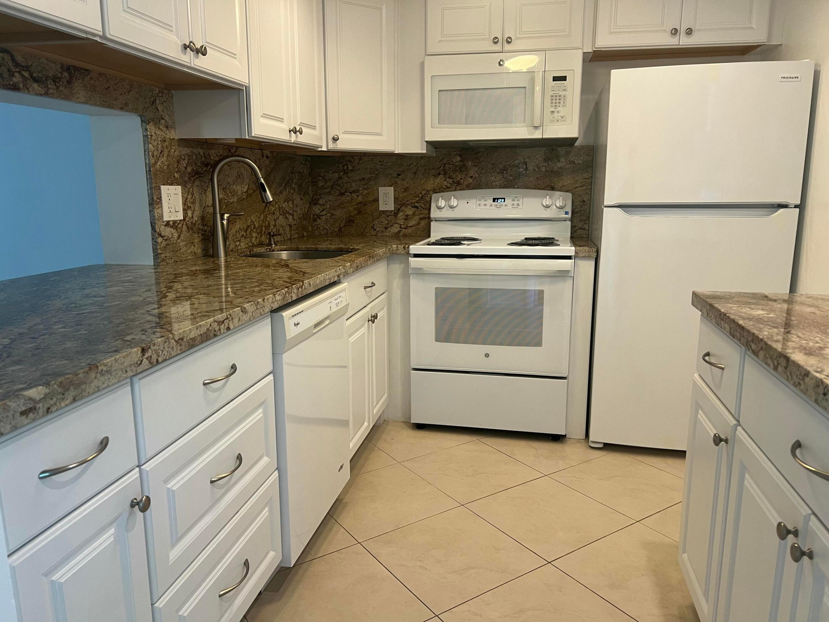 Village Royale - Residential