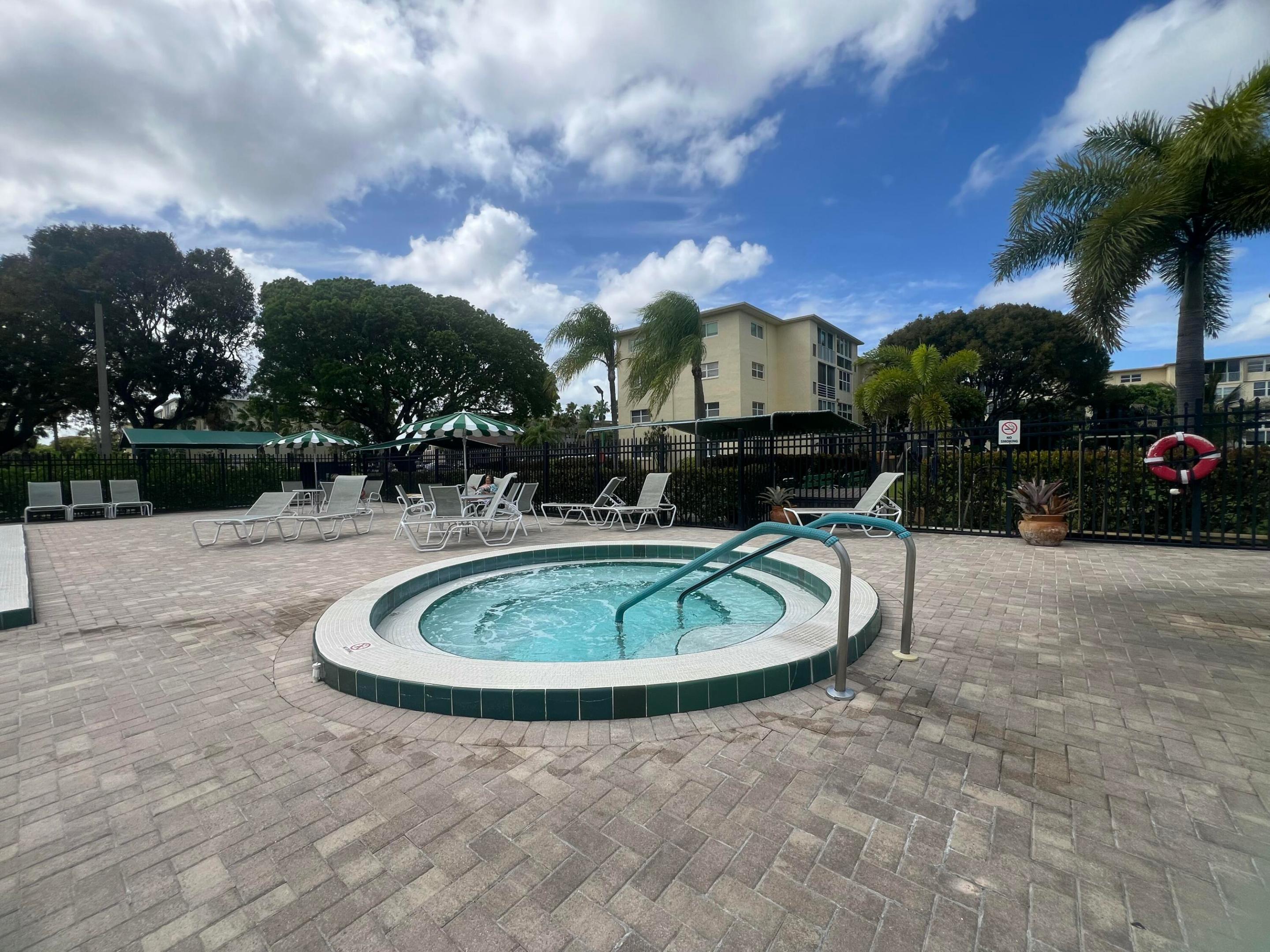 Village Royale - Residential