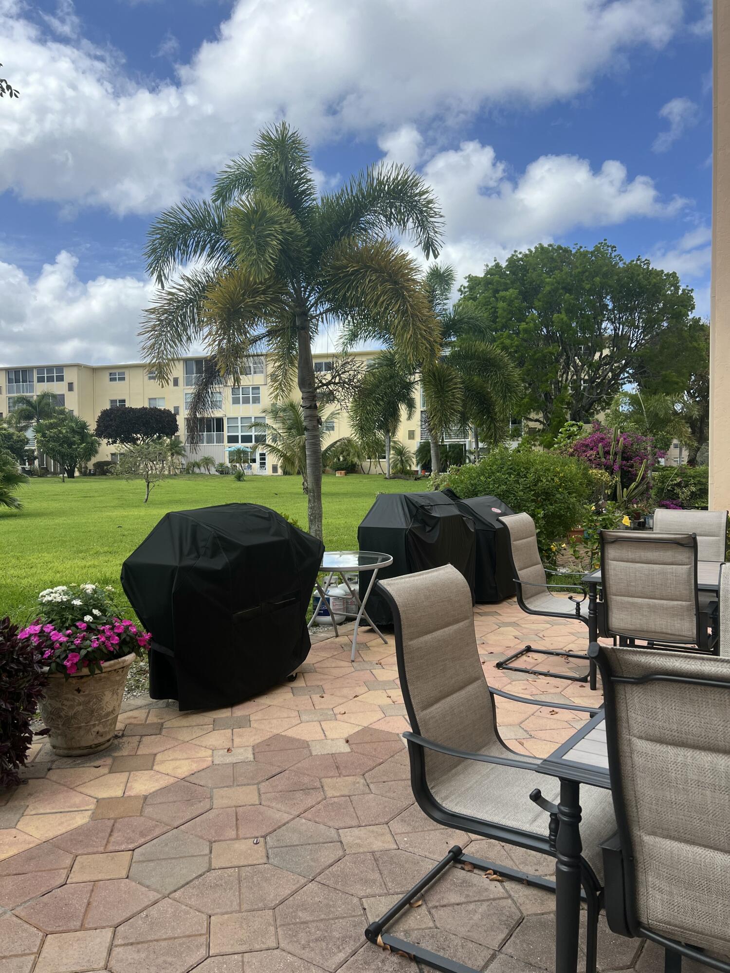 Village Royale - Residential