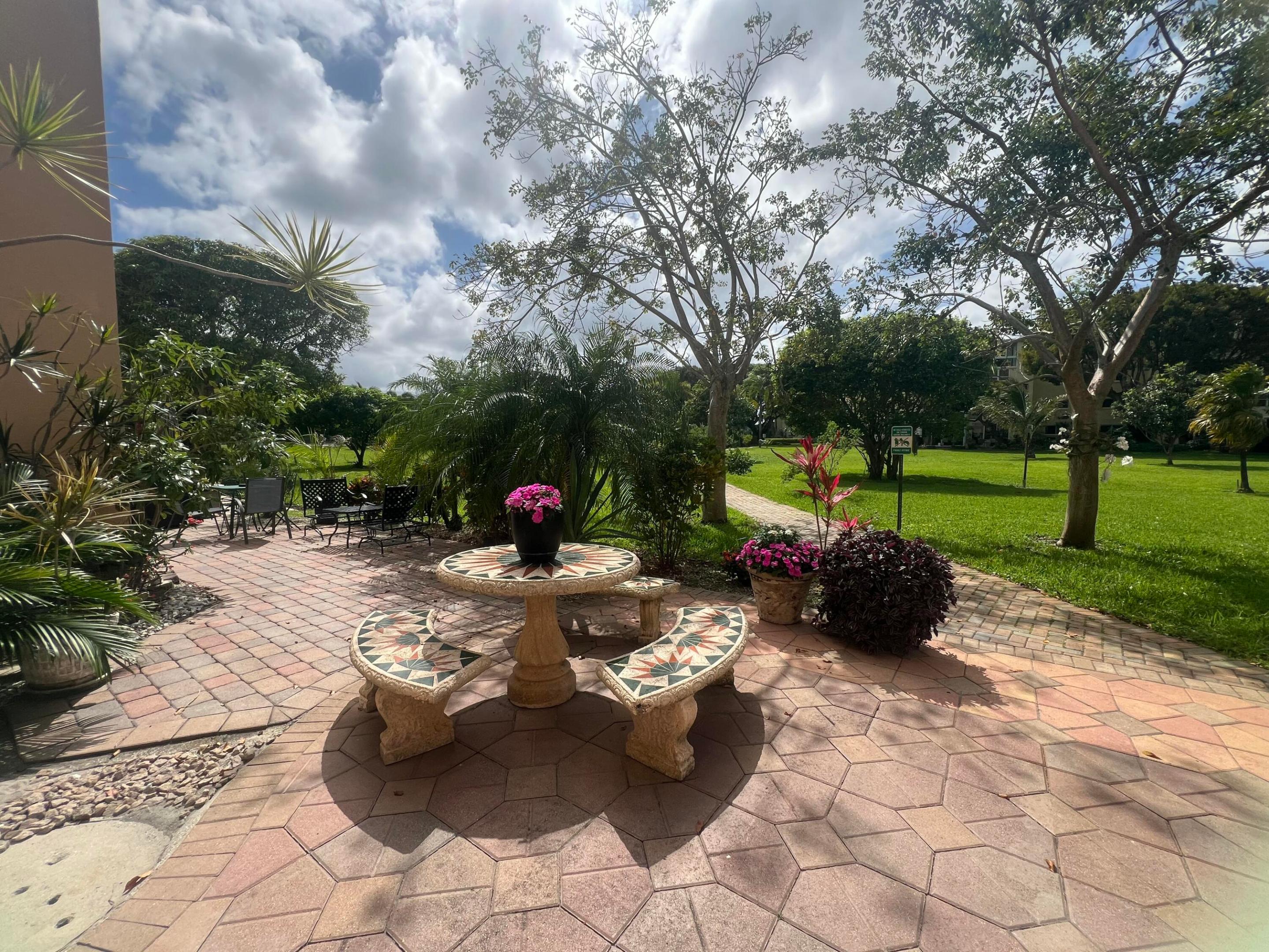 Village Royale - Residential