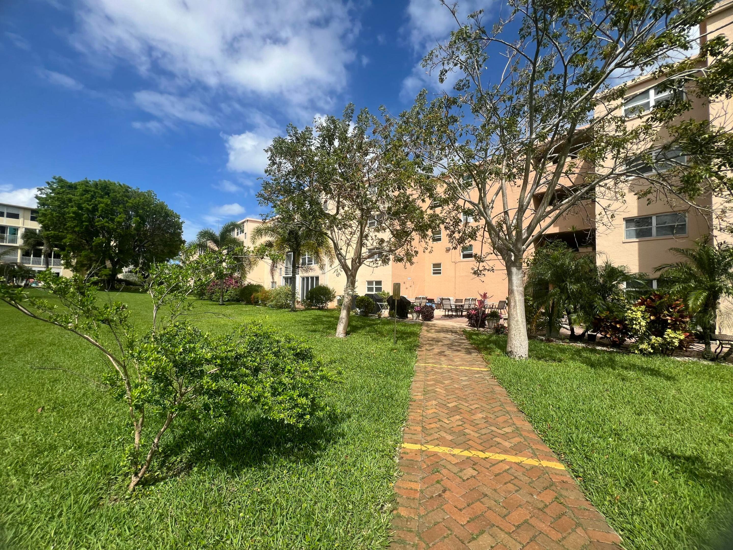 Village Royale - Residential